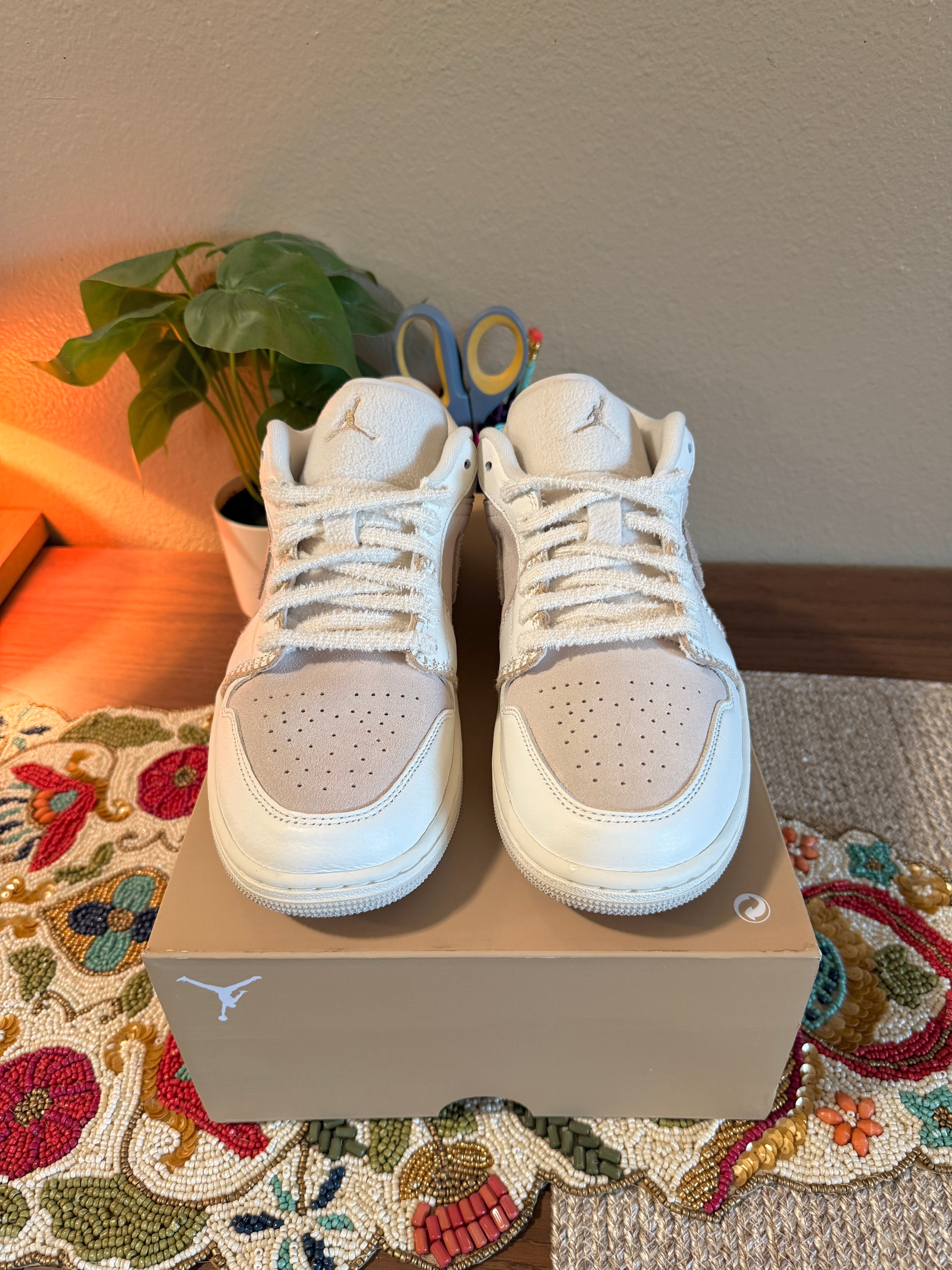 Jordan 1 Low SE Cozy Girl Size 9.5M / 11W MISSING LID