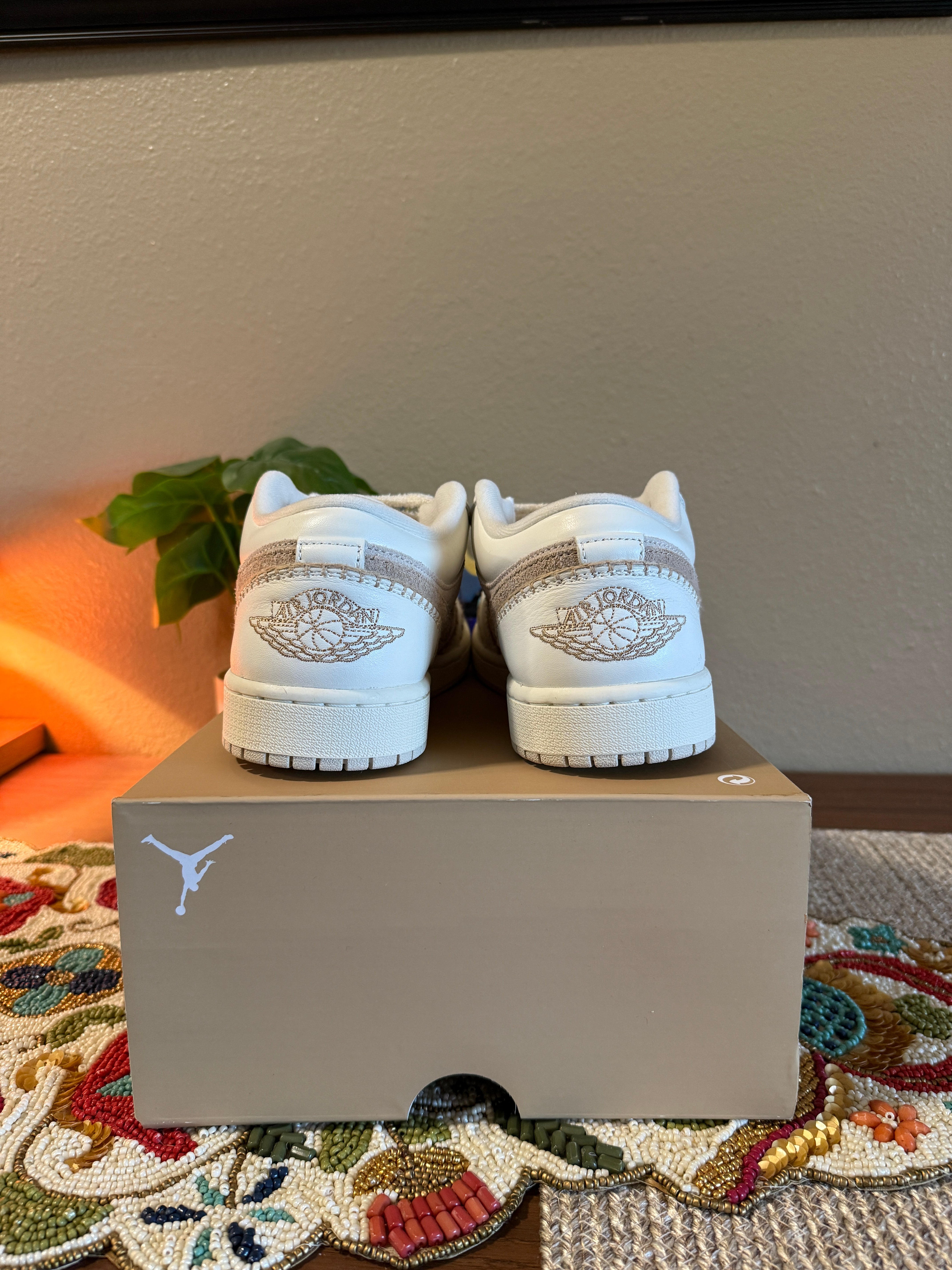 Jordan 1 Low SE Cozy Girl Size 9.5M / 11W MISSING LID