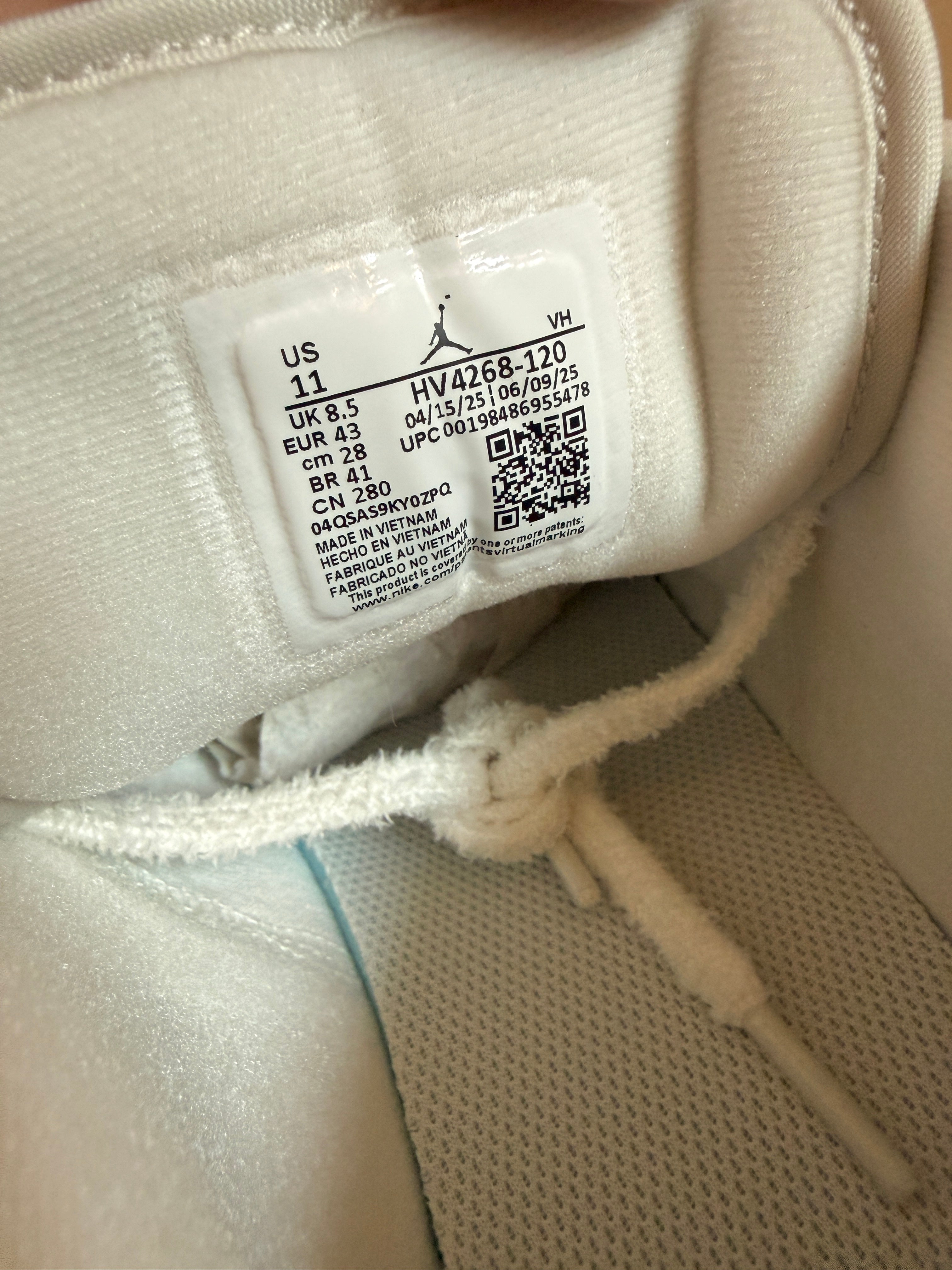 Jordan 1 Low SE Cozy Girl Size 9.5M / 11W MISSING LID