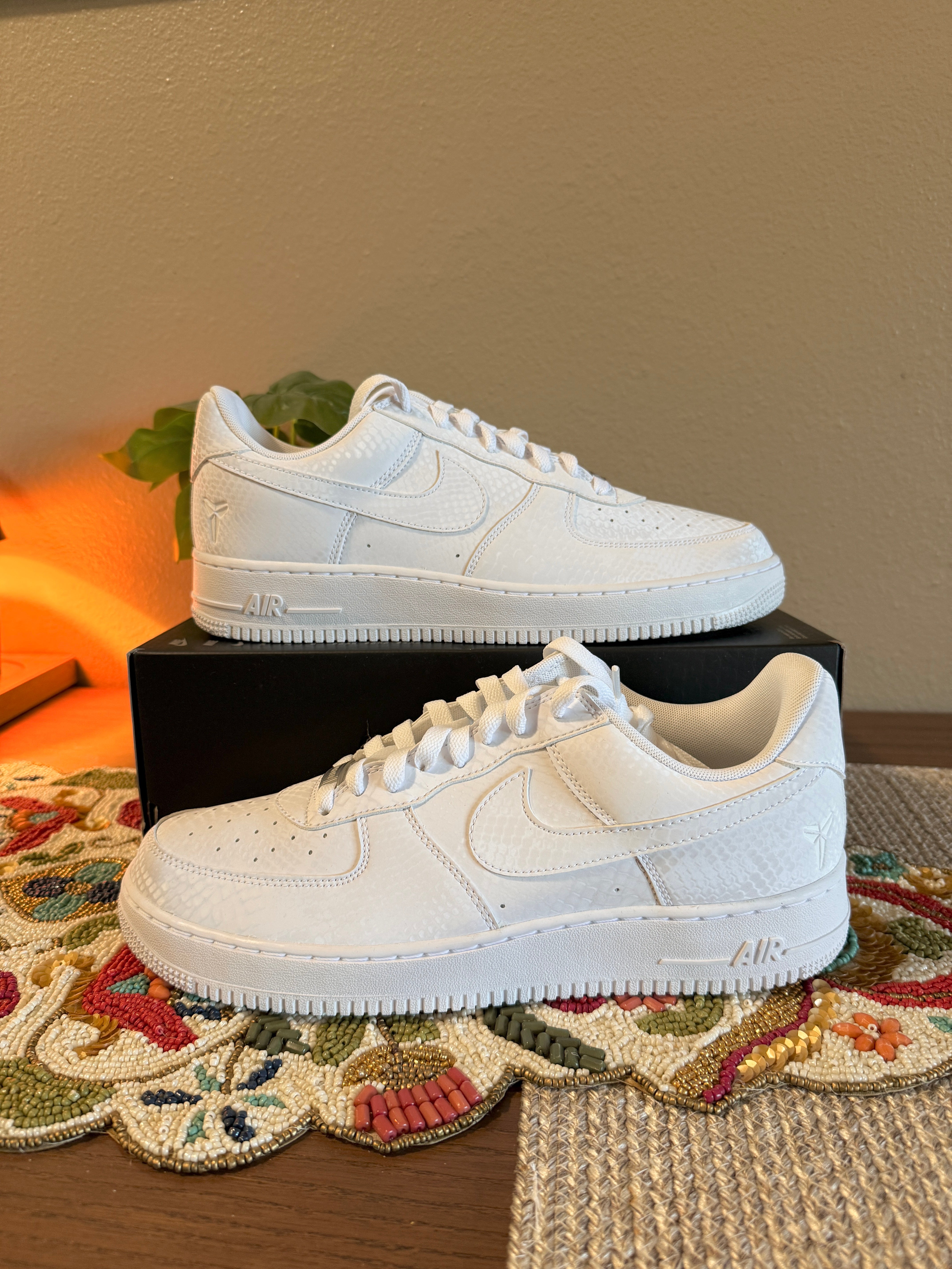 Nike Air Force 1 Low Kobe Bryant Forever White Size 11.5 MISSING LID