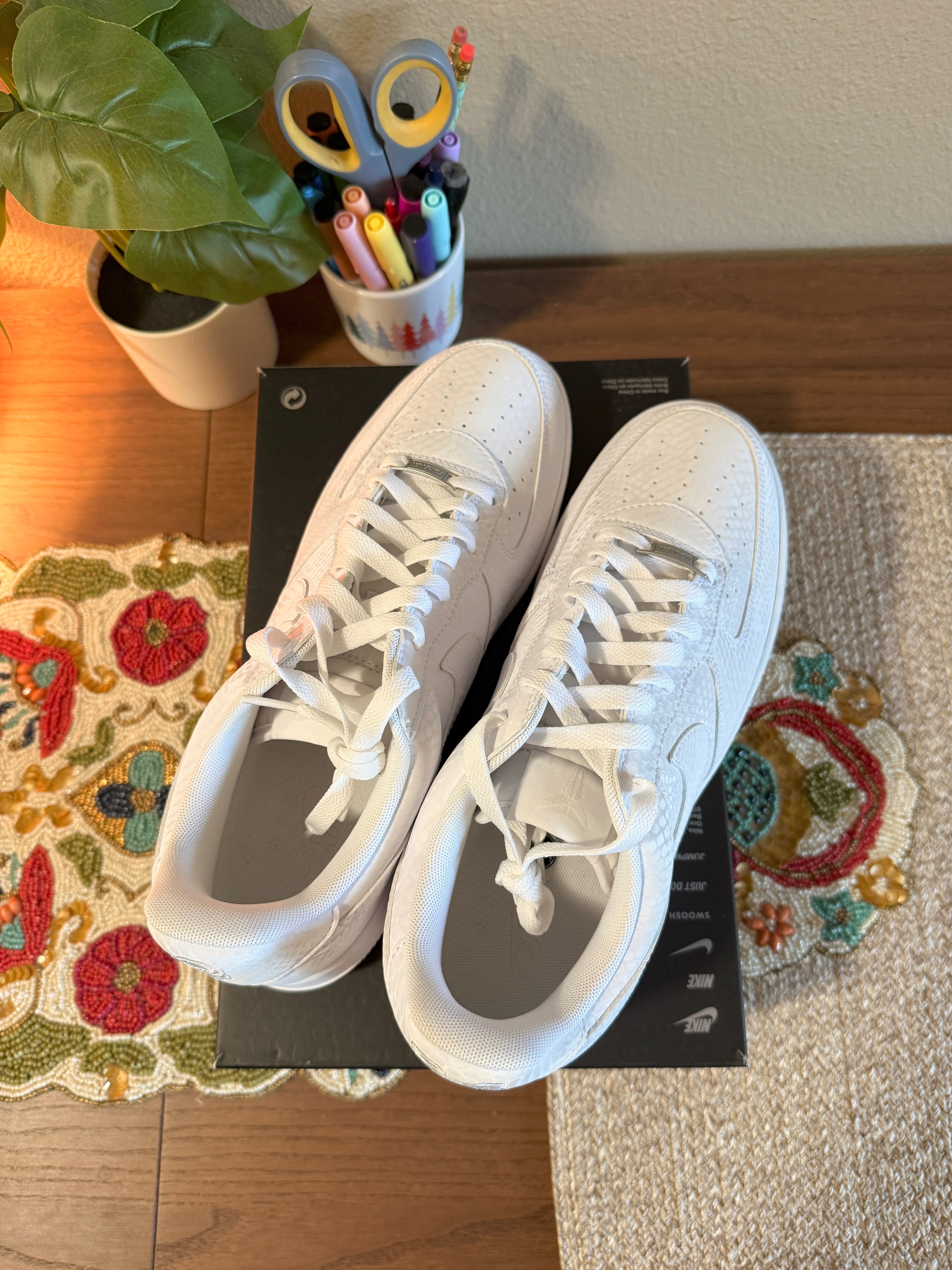 Nike Air Force 1 Low Kobe Bryant Forever White Size 11.5 MISSING LID