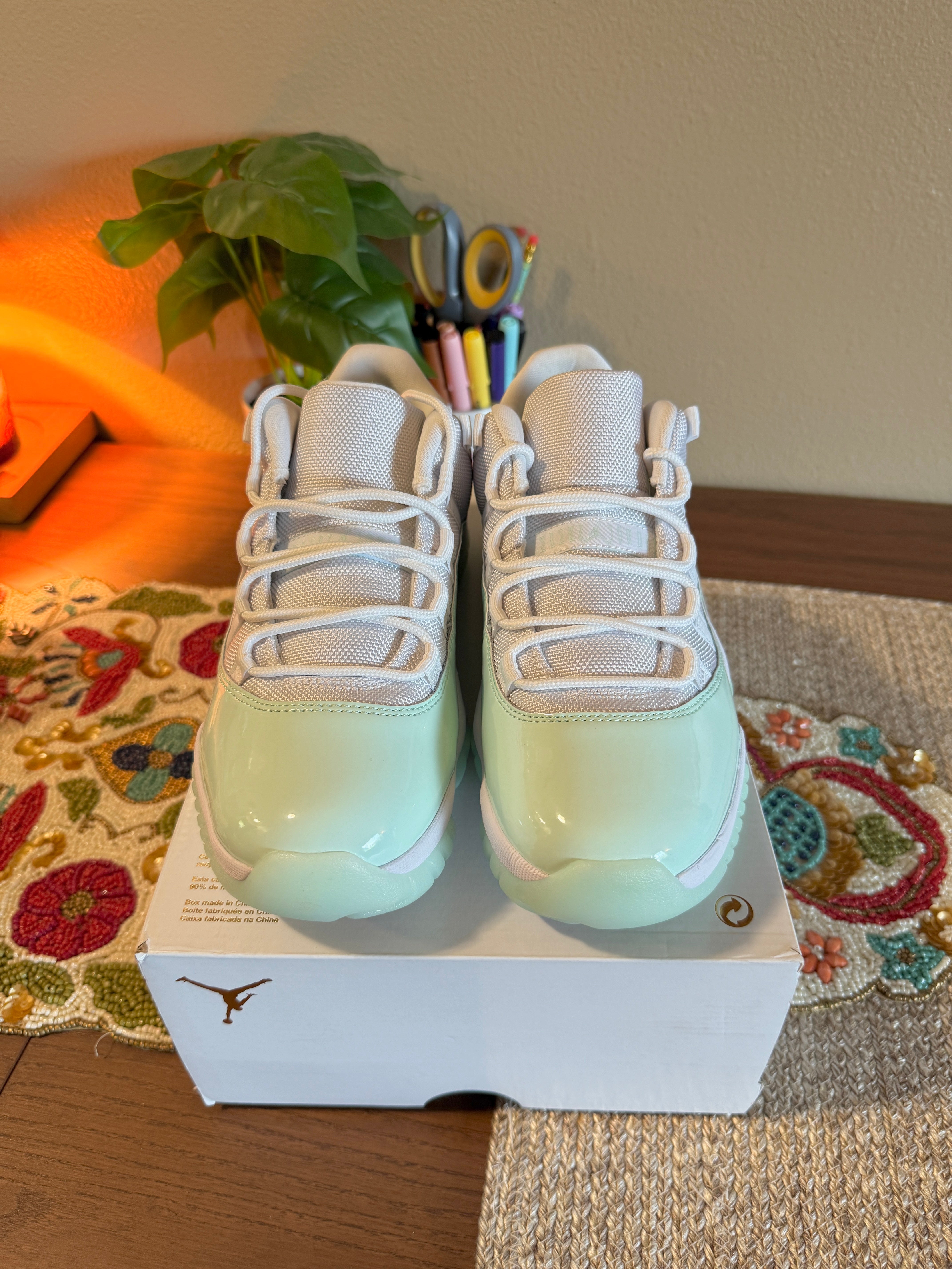 Jordan 11 Retro Low Igloo (Women's) Size 8 MISSING LID