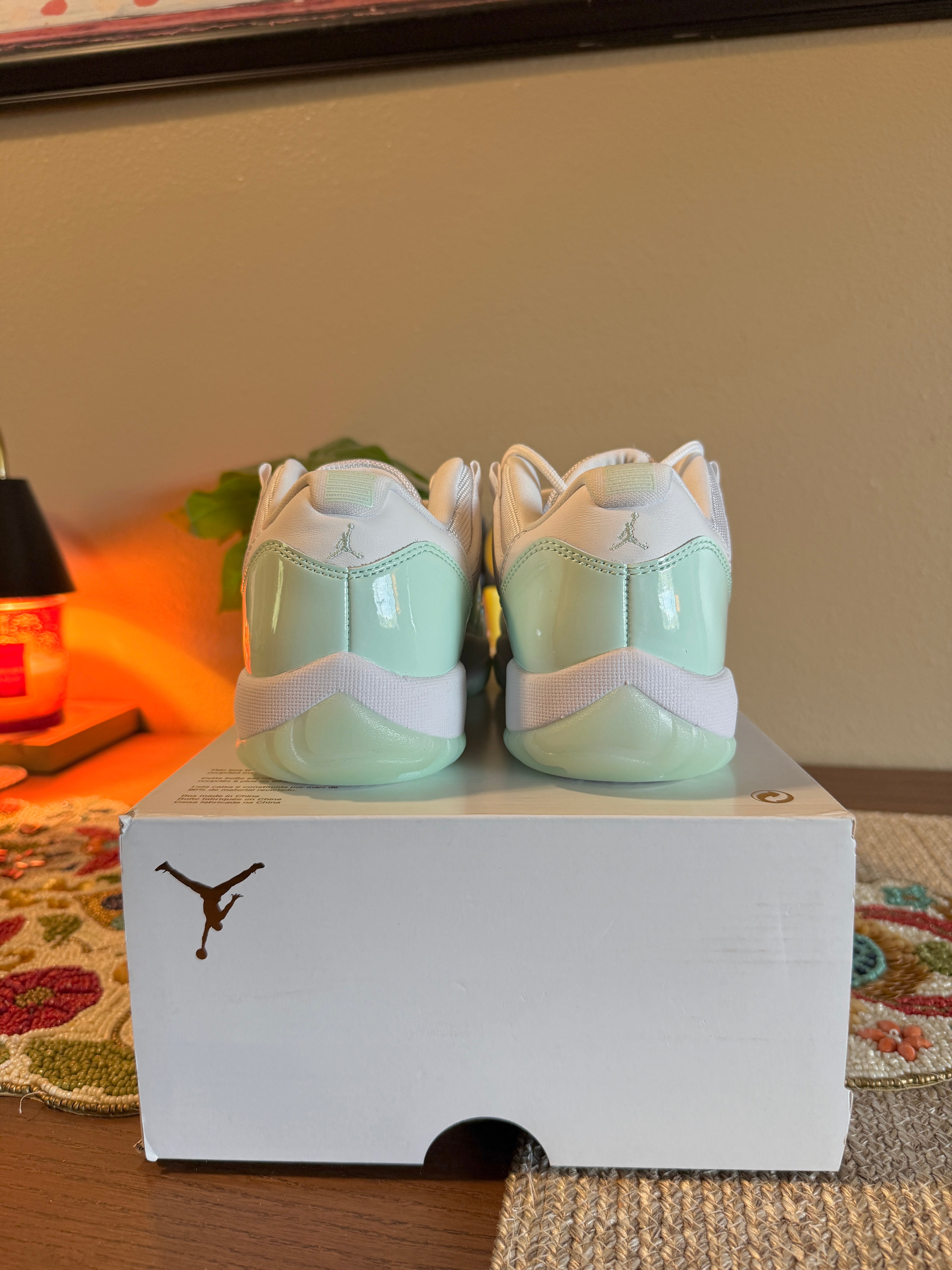 Jordan 11 Retro Low Igloo (Women's) Size 8 MISSING LID