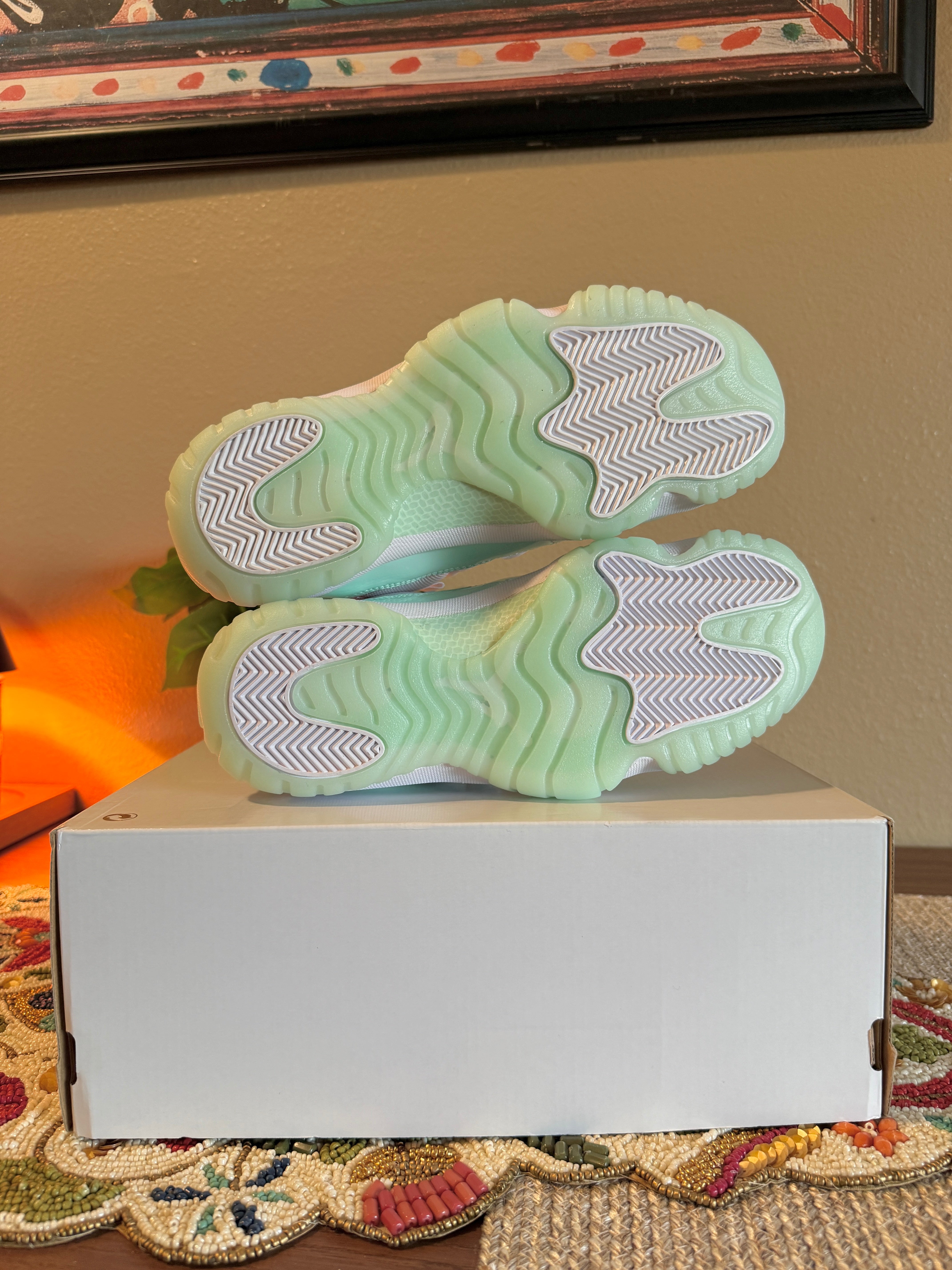 Jordan 11 Retro Low Igloo (Women's) Size 8 MISSING LID