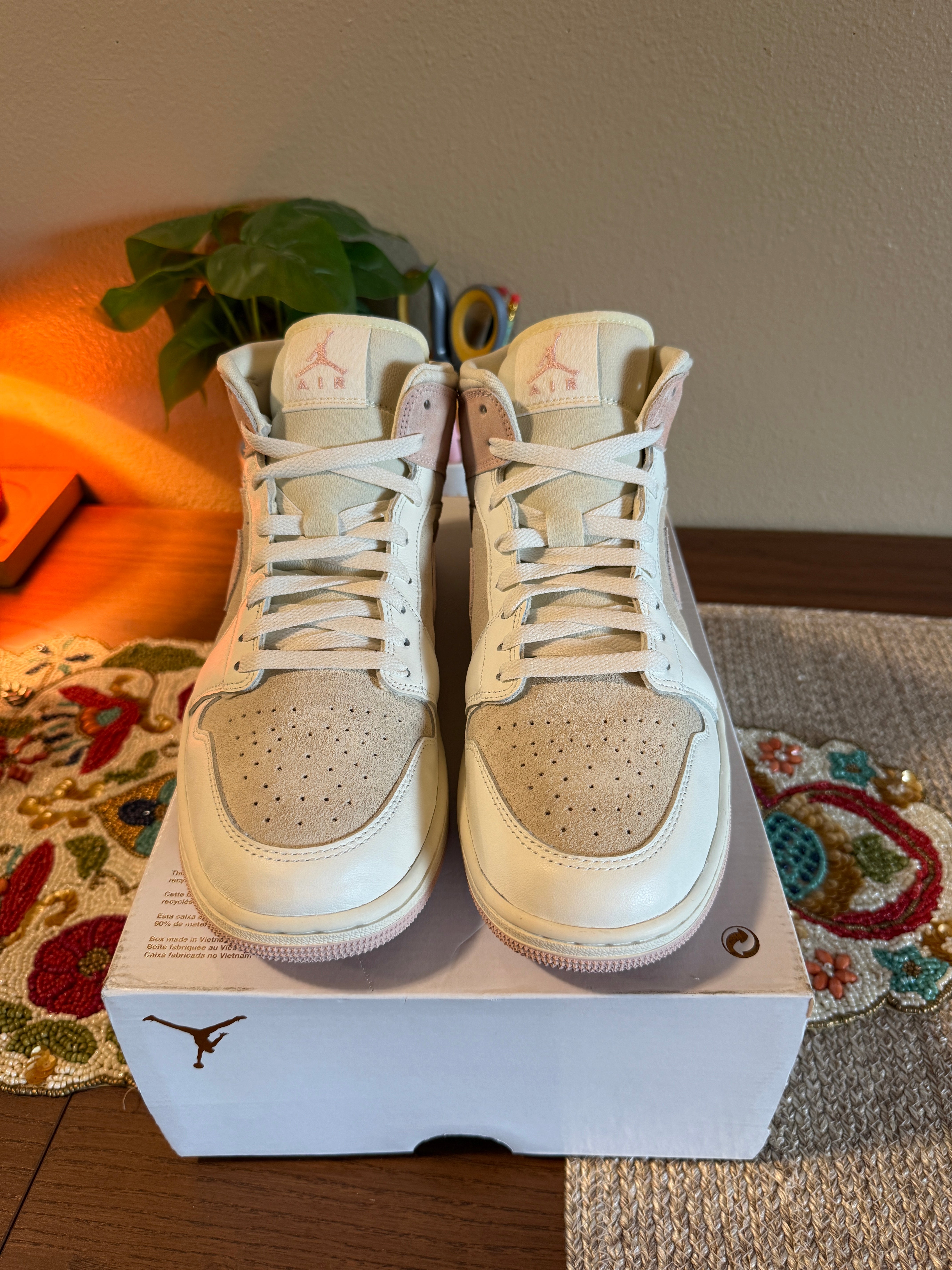 Jordan 1 Mid SE Seersucker Size 9.5M / 11W MISSING LID