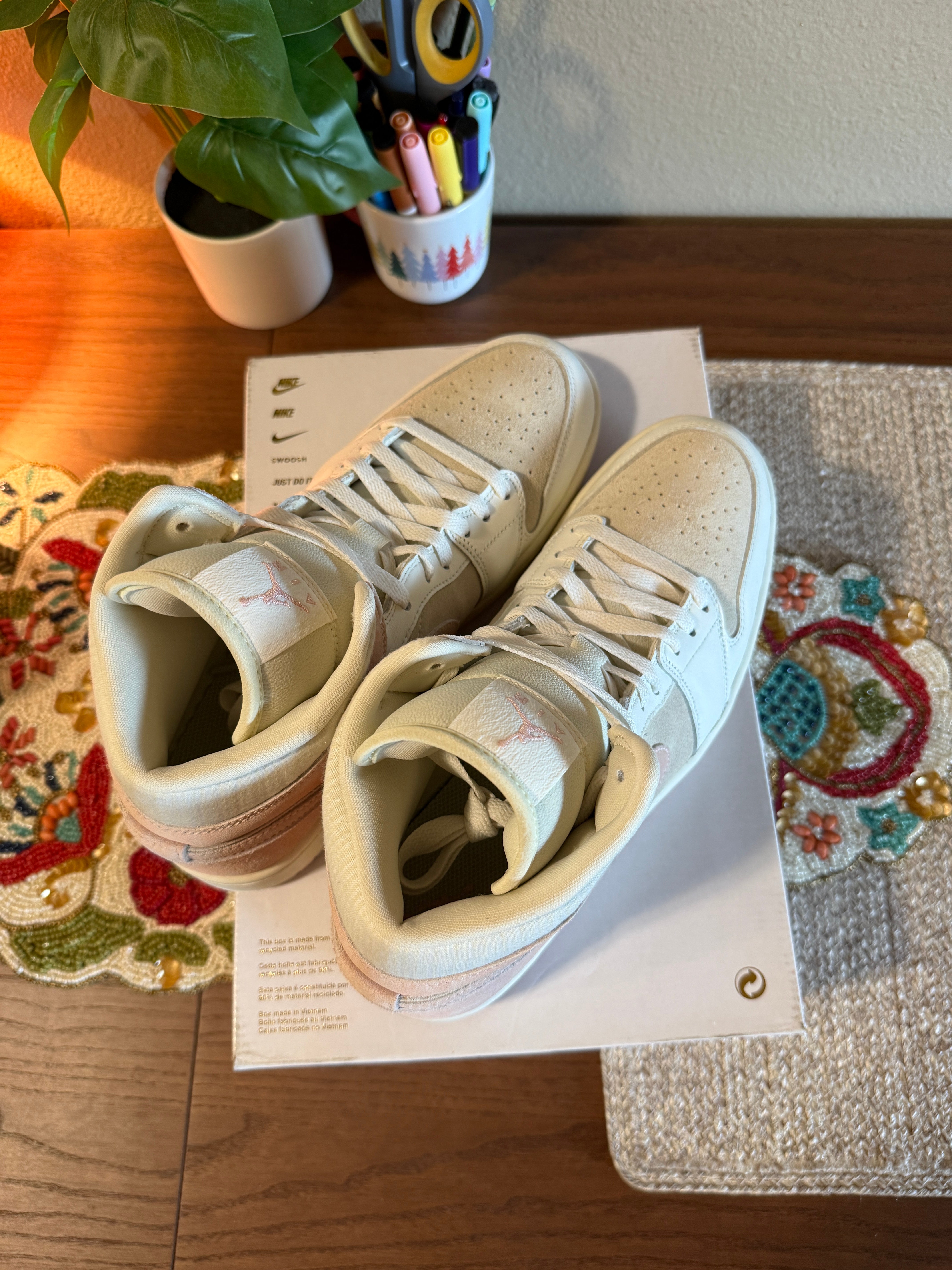 Jordan 1 Mid SE Seersucker Size 9.5M / 11W MISSING LID