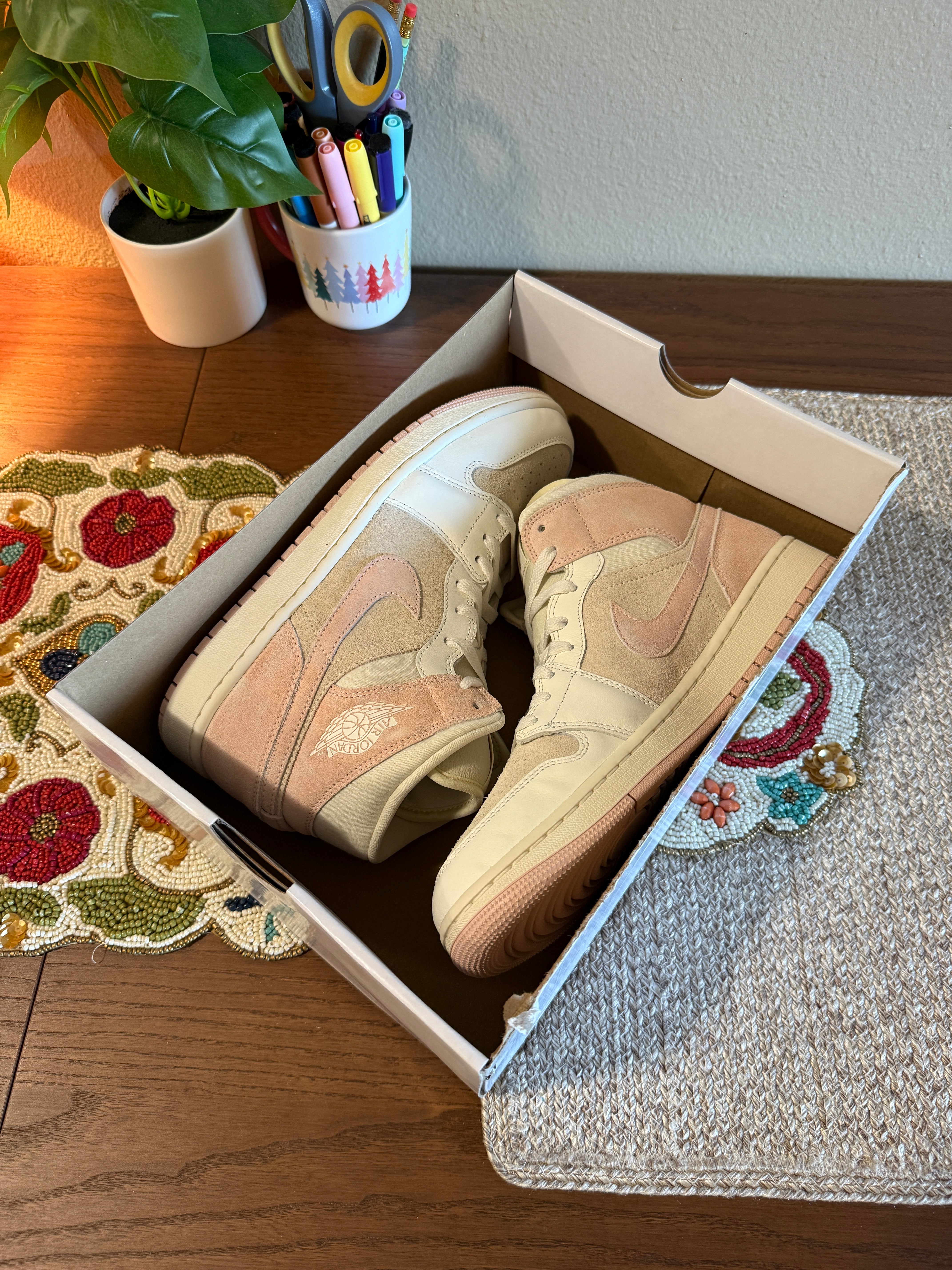 Jordan 1 Mid SE Seersucker Size 9.5M / 11W MISSING LID
