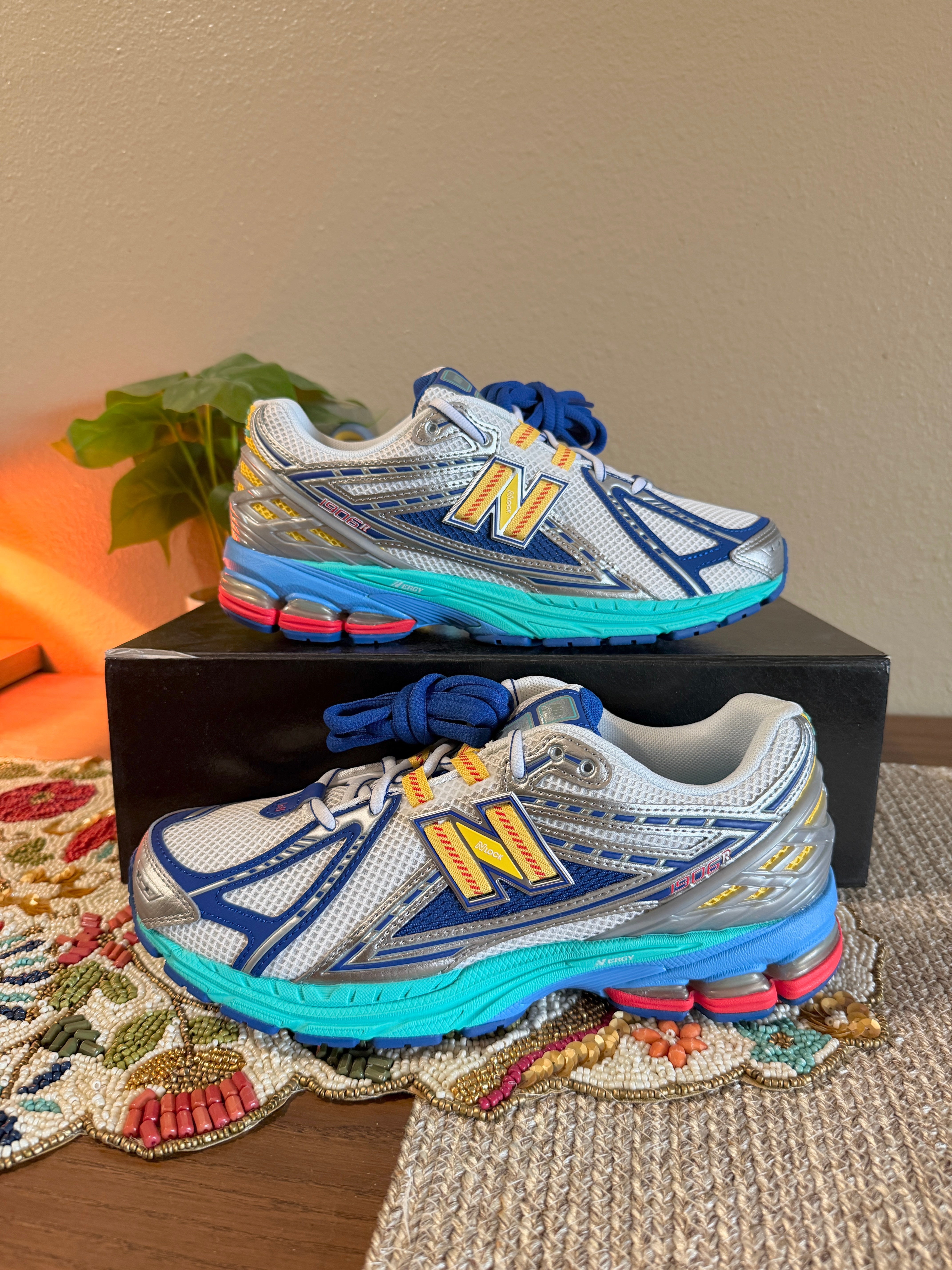 New Balance 1906R DTLR Moon Sign Size 8