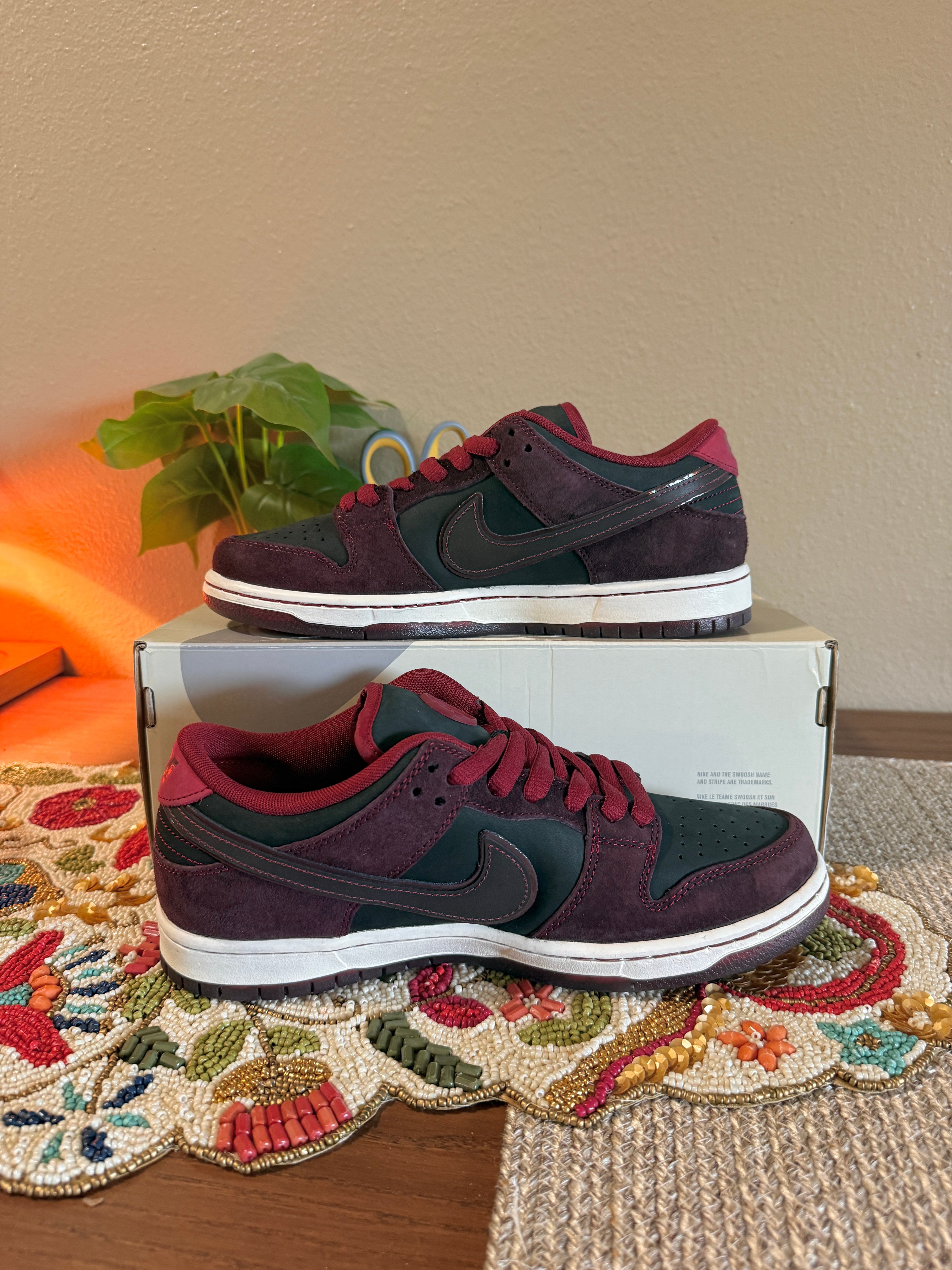 Nike SB Dunk Low Riot Skateshop Size 8