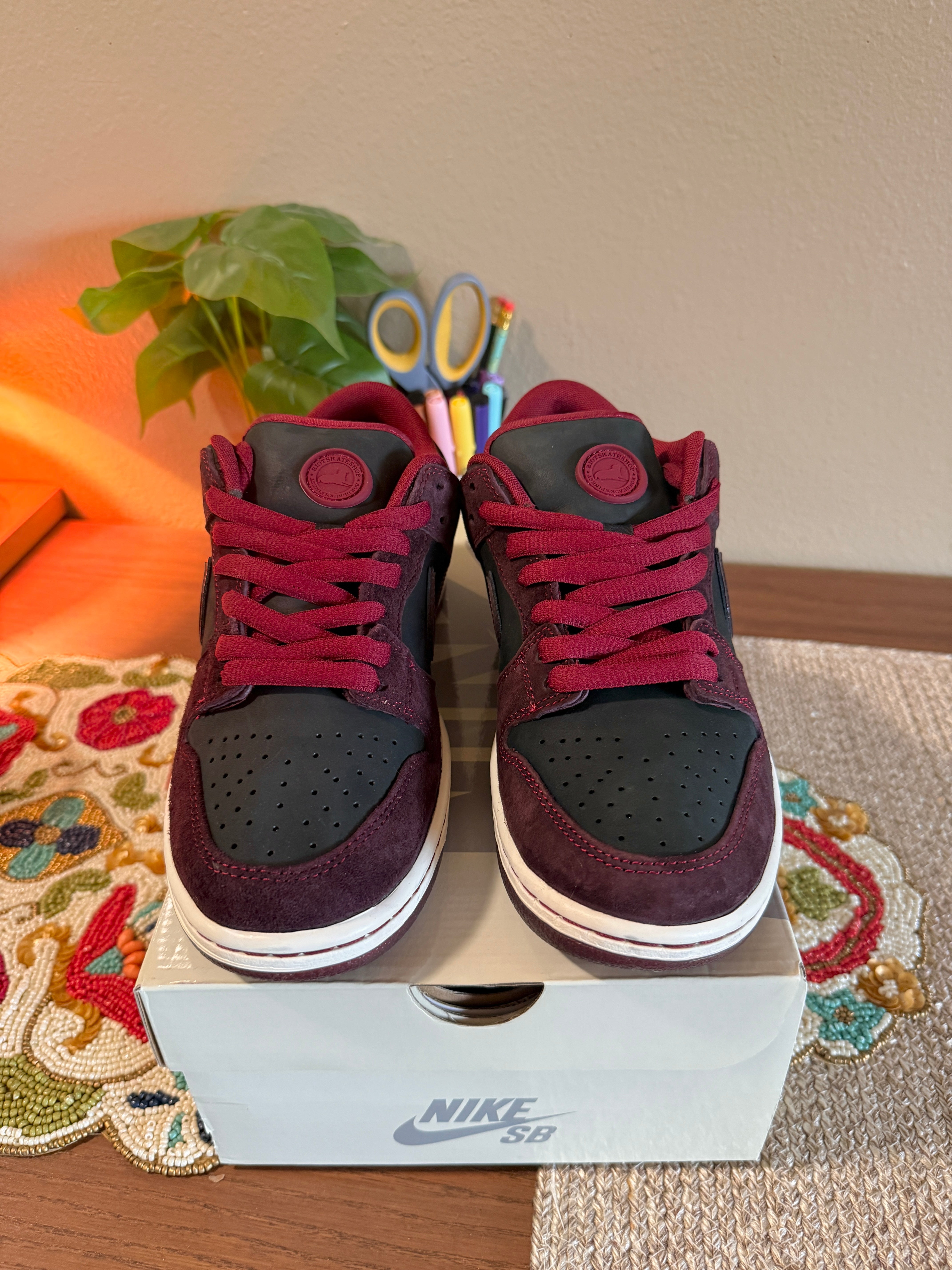 Nike SB Dunk Low Riot Skateshop Size 8