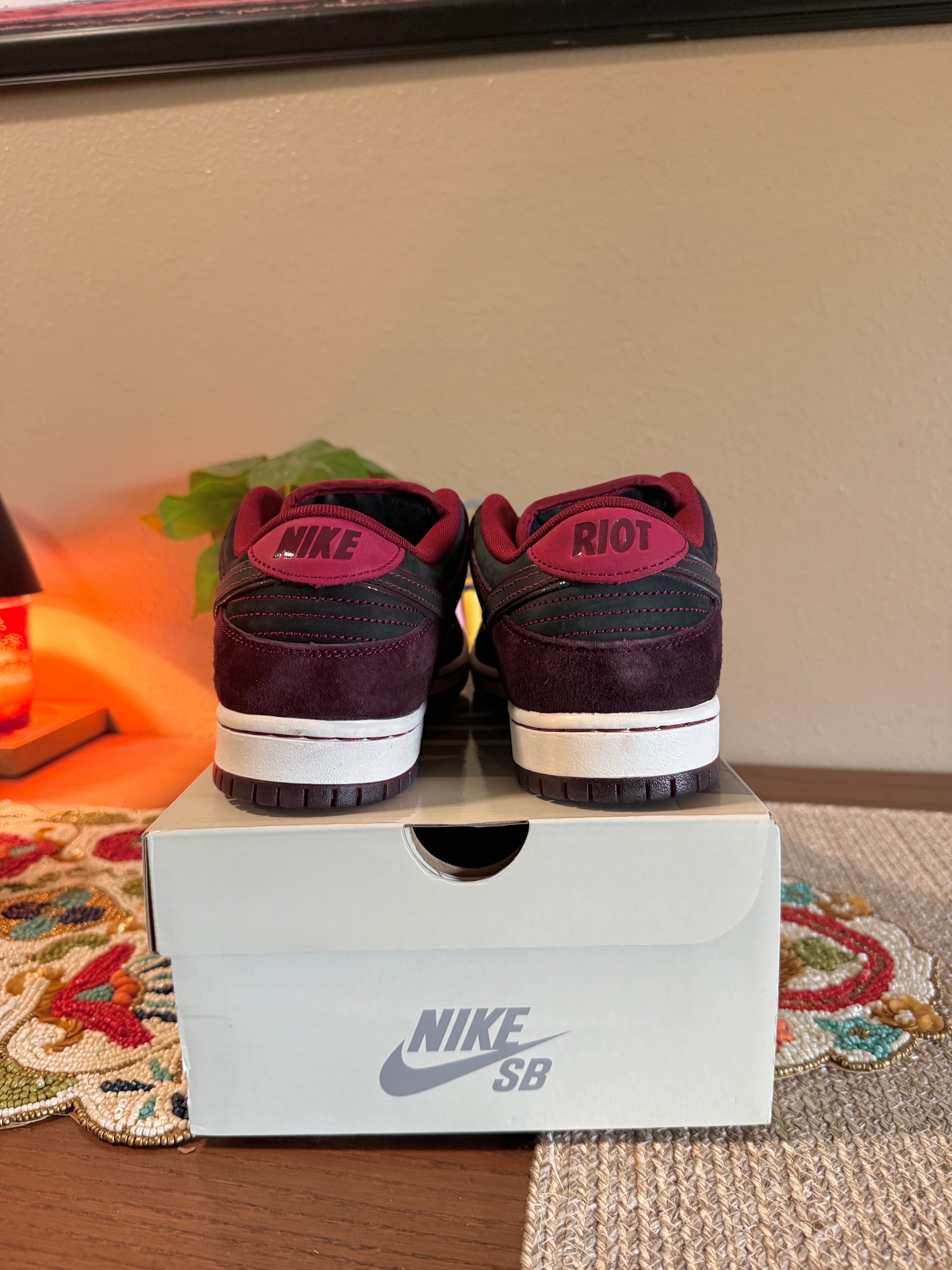 Nike SB Dunk Low Riot Skateshop Size 8