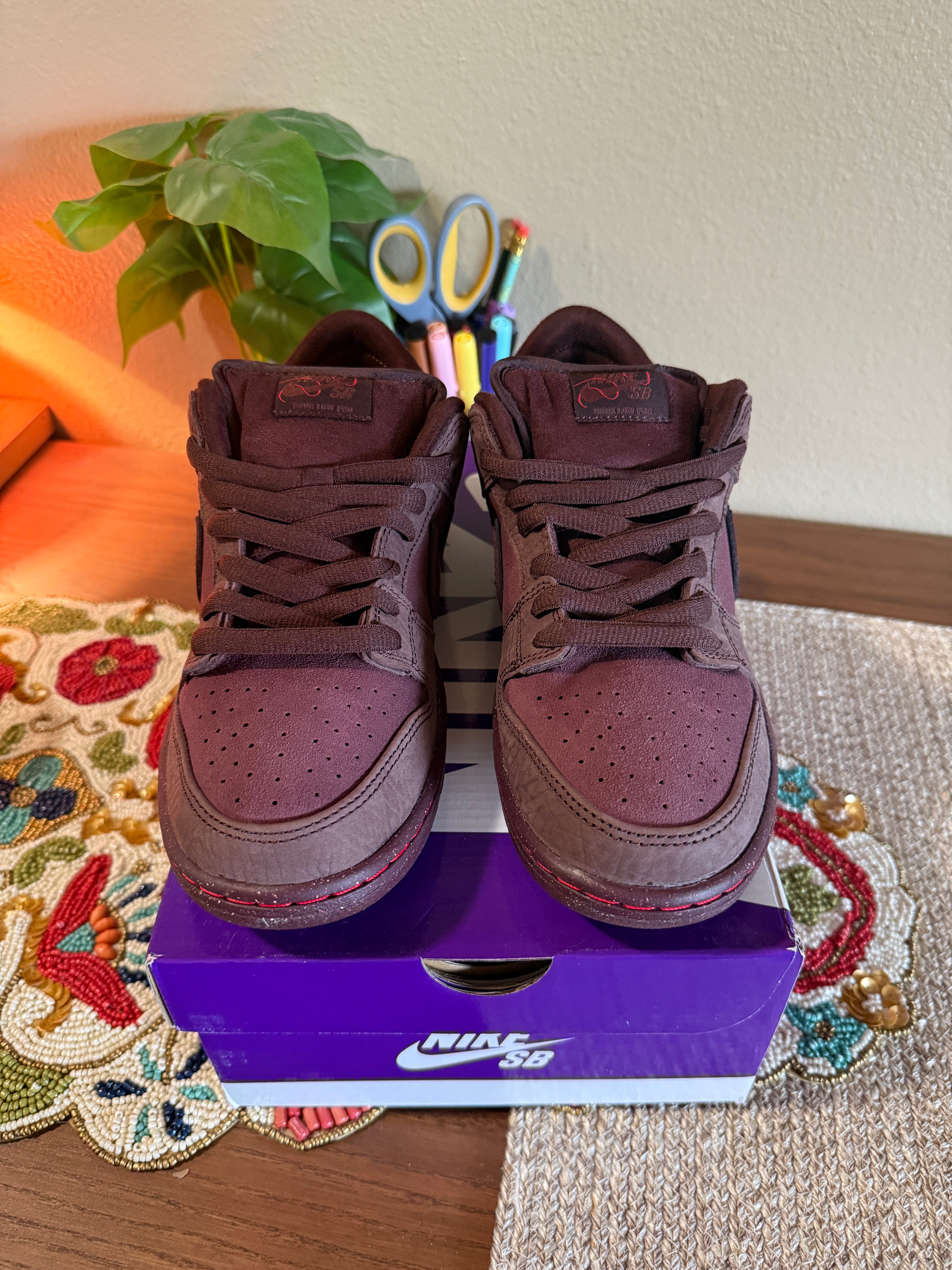 Nike SB Dunk Low City Of Love Burgundy Crush Size 8.5