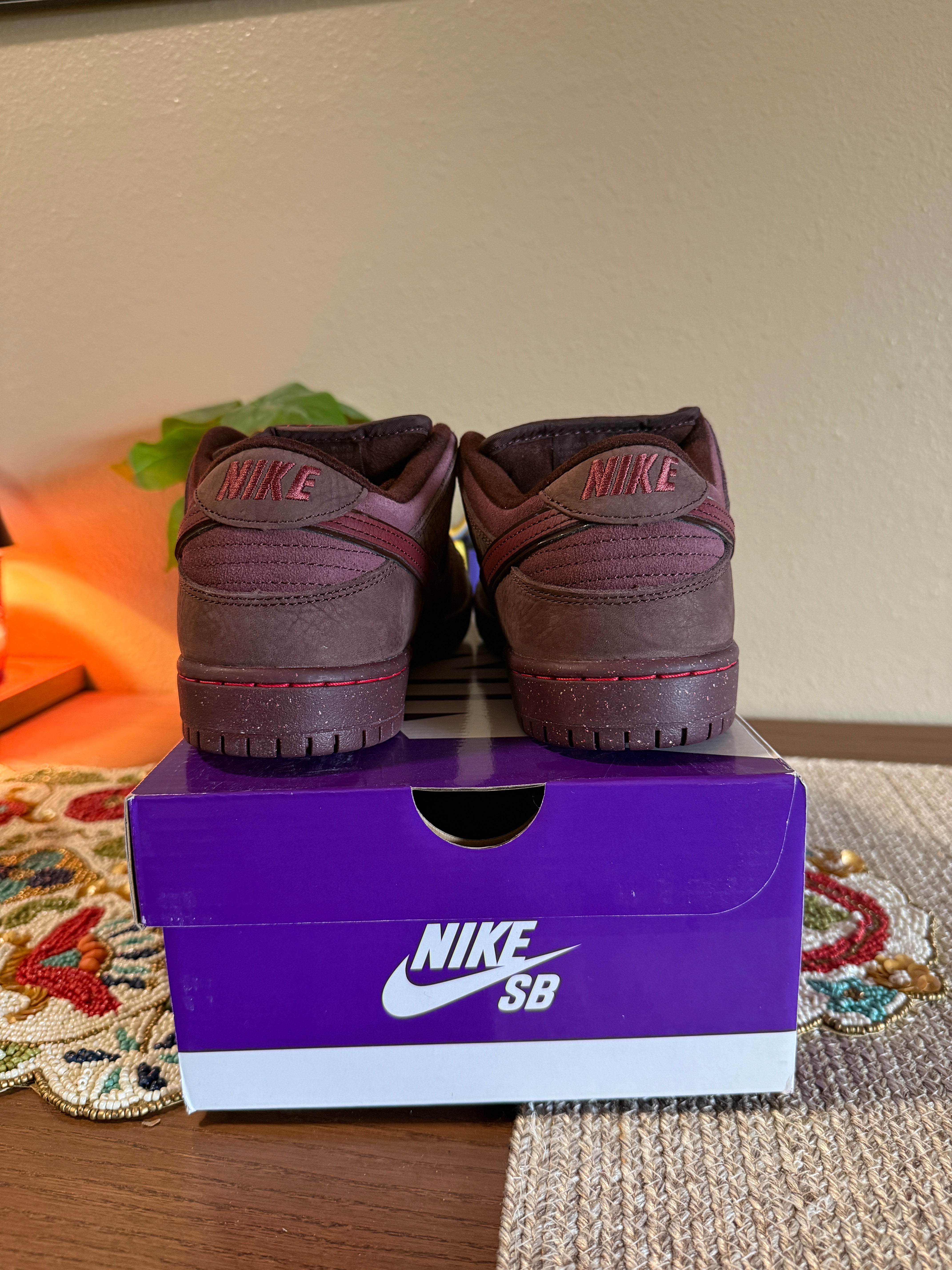 Nike SB Dunk Low City Of Love Burgundy Crush Size 8.5