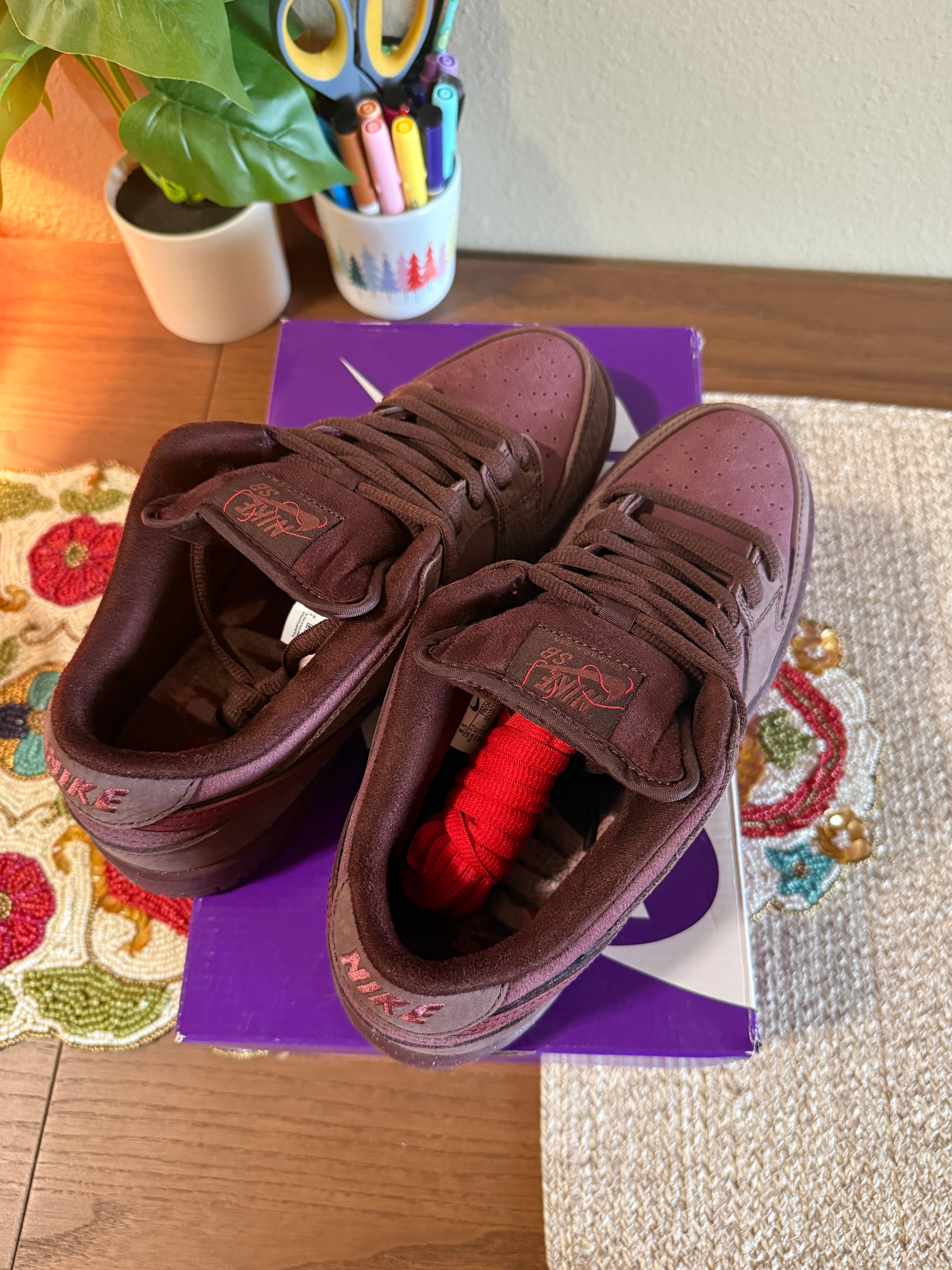 Nike SB Dunk Low City Of Love Burgundy Crush Size 8.5