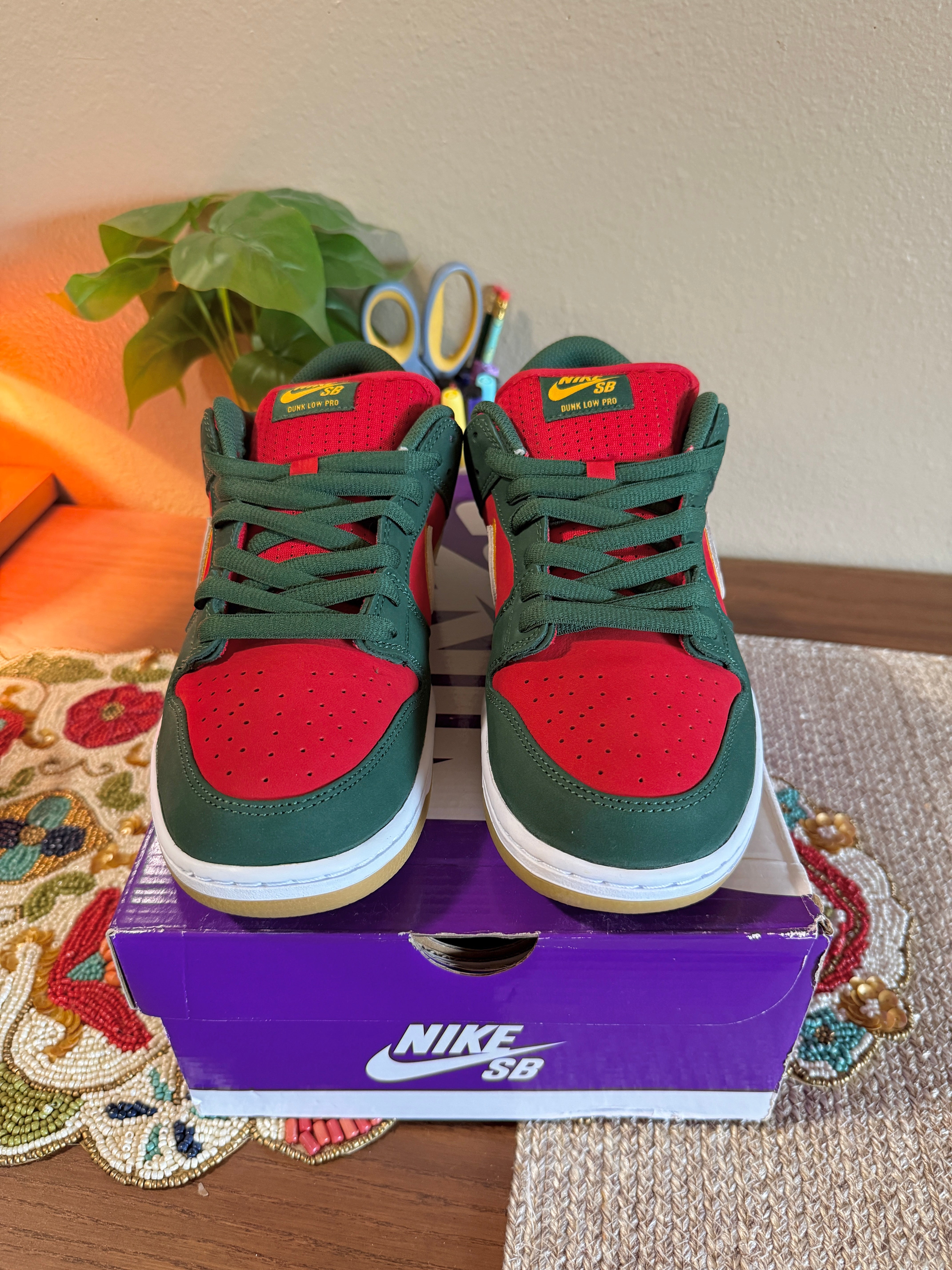 Nike SB Dunk Low Pro PRM Seattle Supersonics Size 10