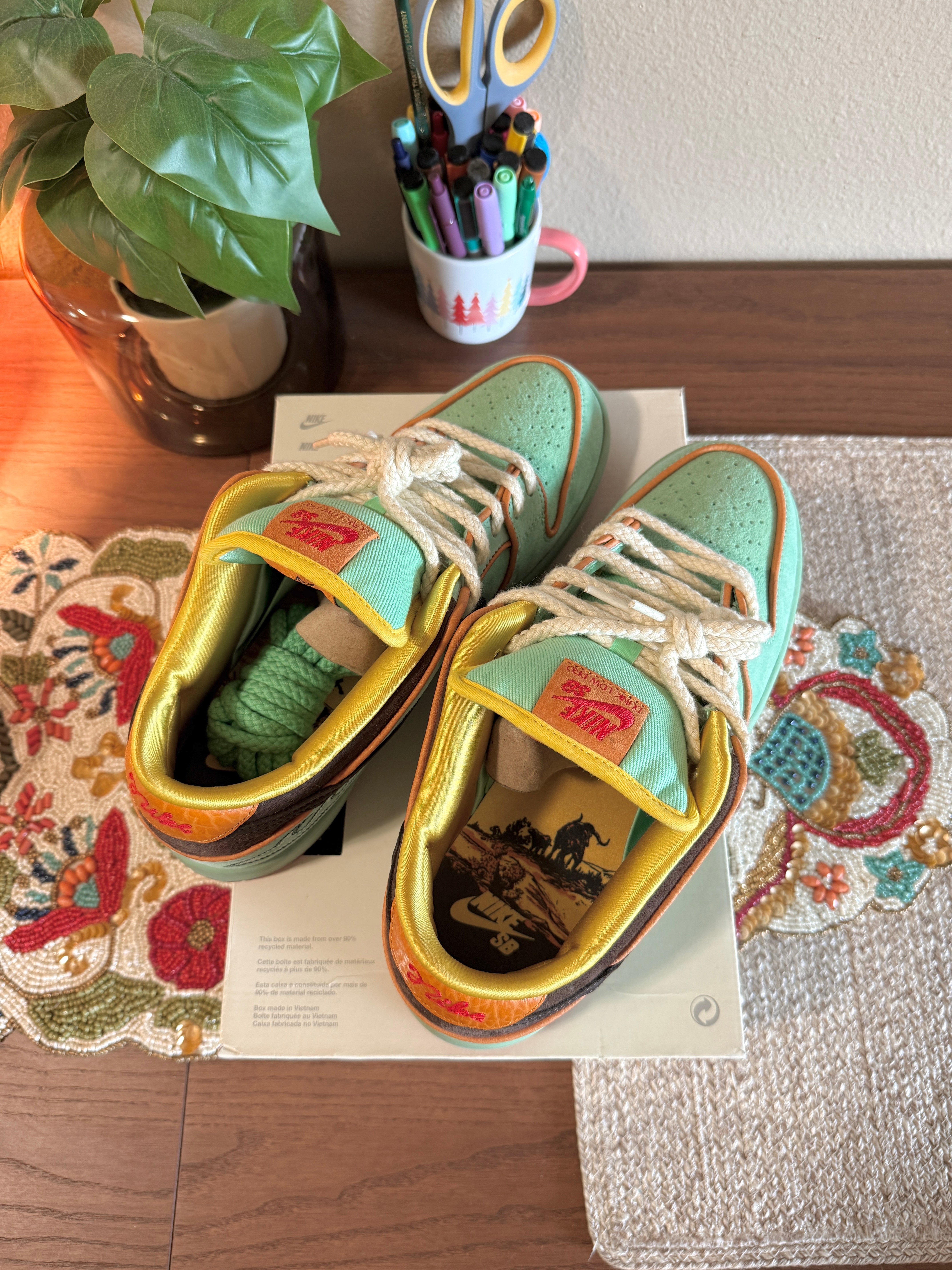 Nike SB Dunk Low Rodeo Tourmaline Size 11 USED / MISSING LID
