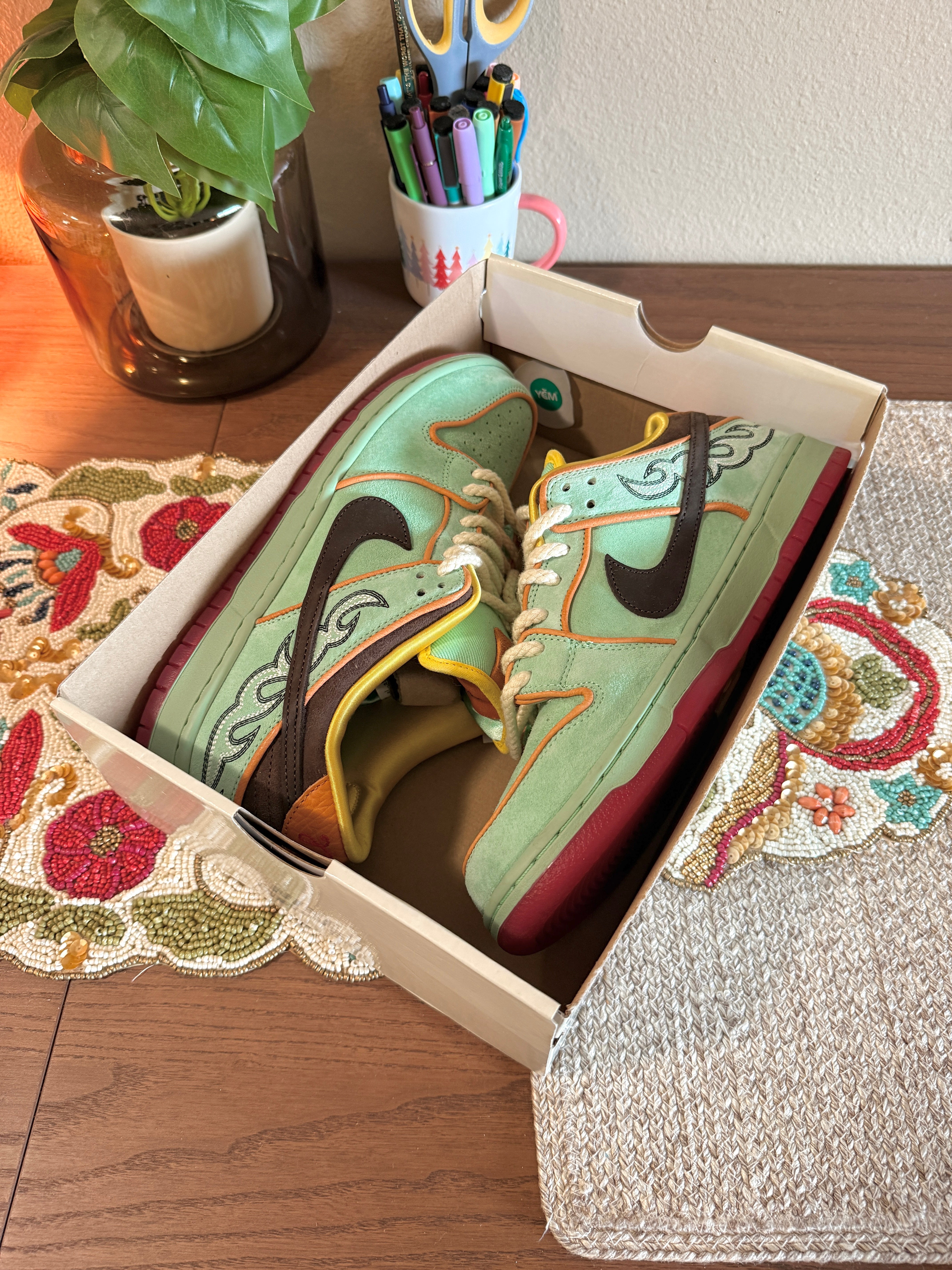 Nike SB Dunk Low Rodeo Tourmaline Size 11 USED / MISSING LID