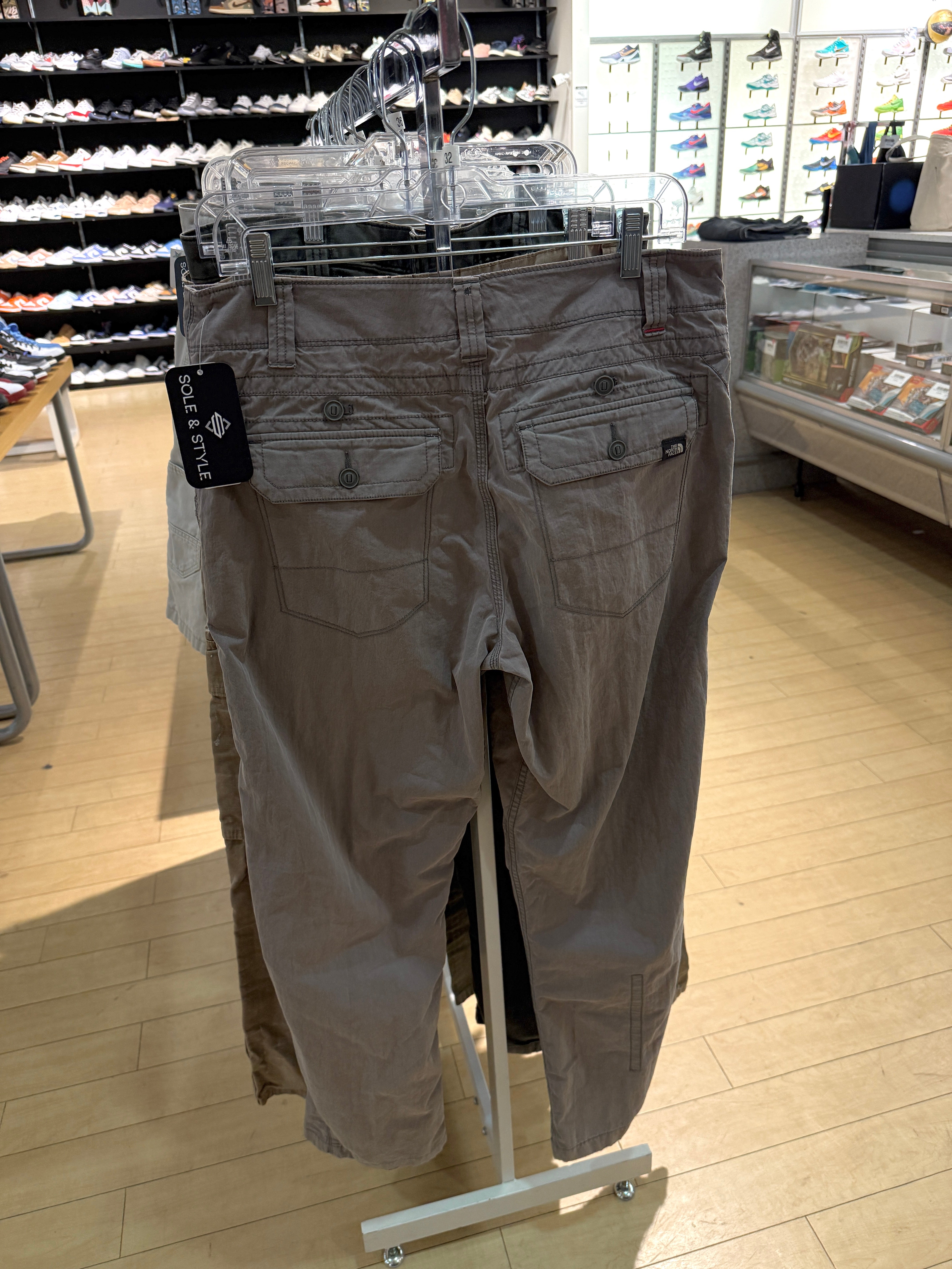 2011 The North Face Grey Trail Pants Size 32