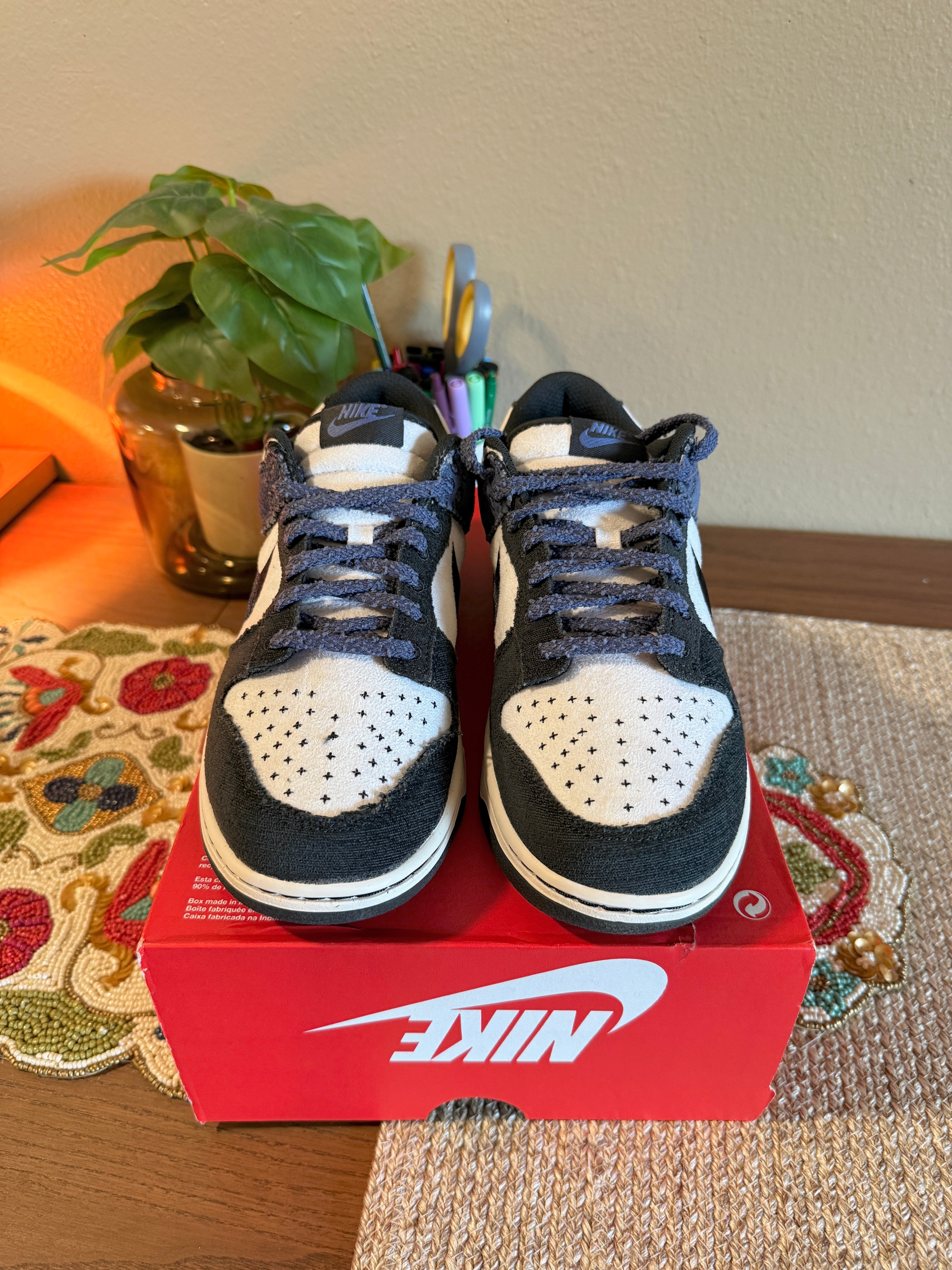 Nike Dunk Low Retro SE White Sanded Purple Size 9.5 MISSING LID