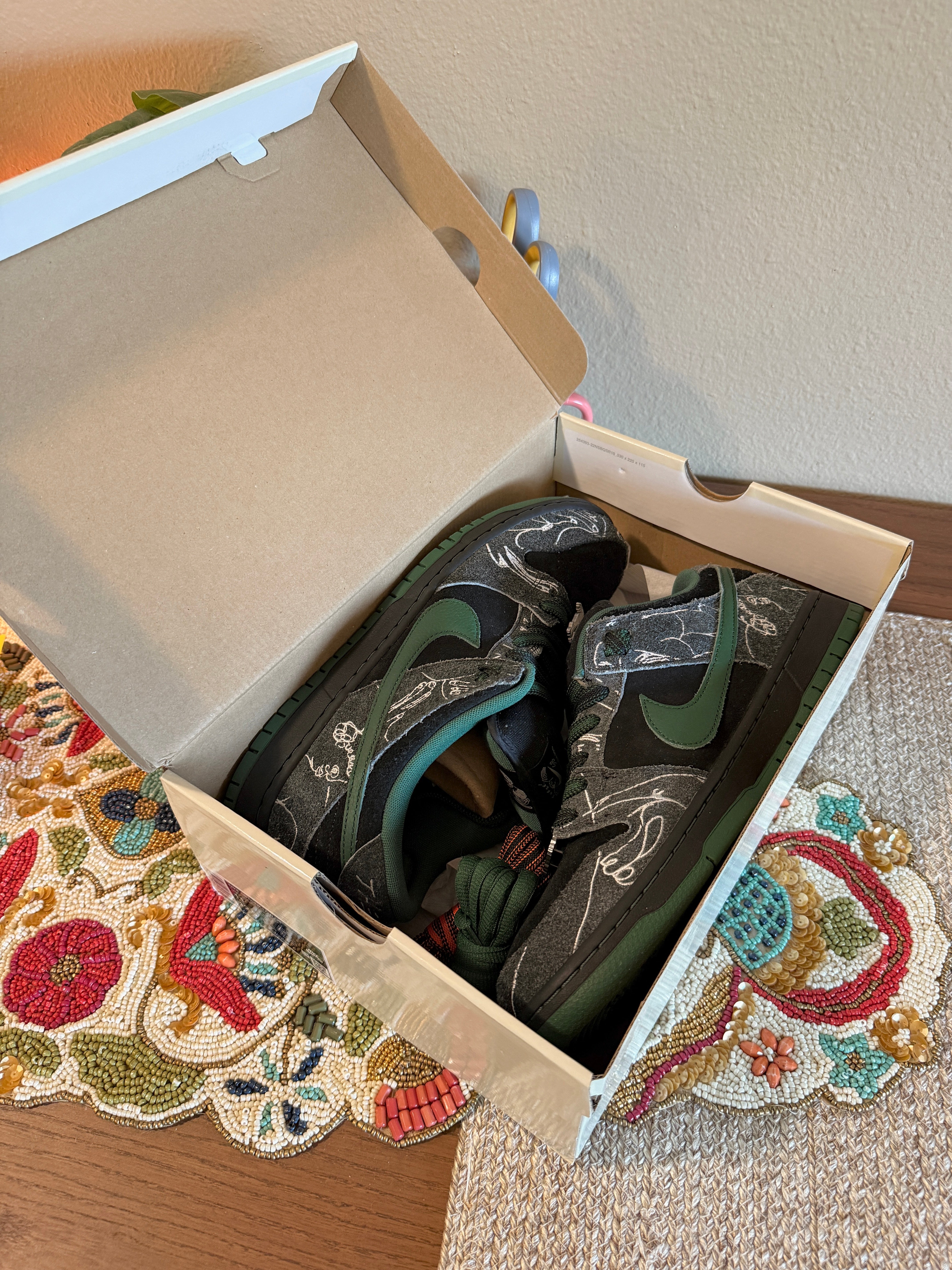 Nike SB Dunk Low There Skateboards Size 11 USED
