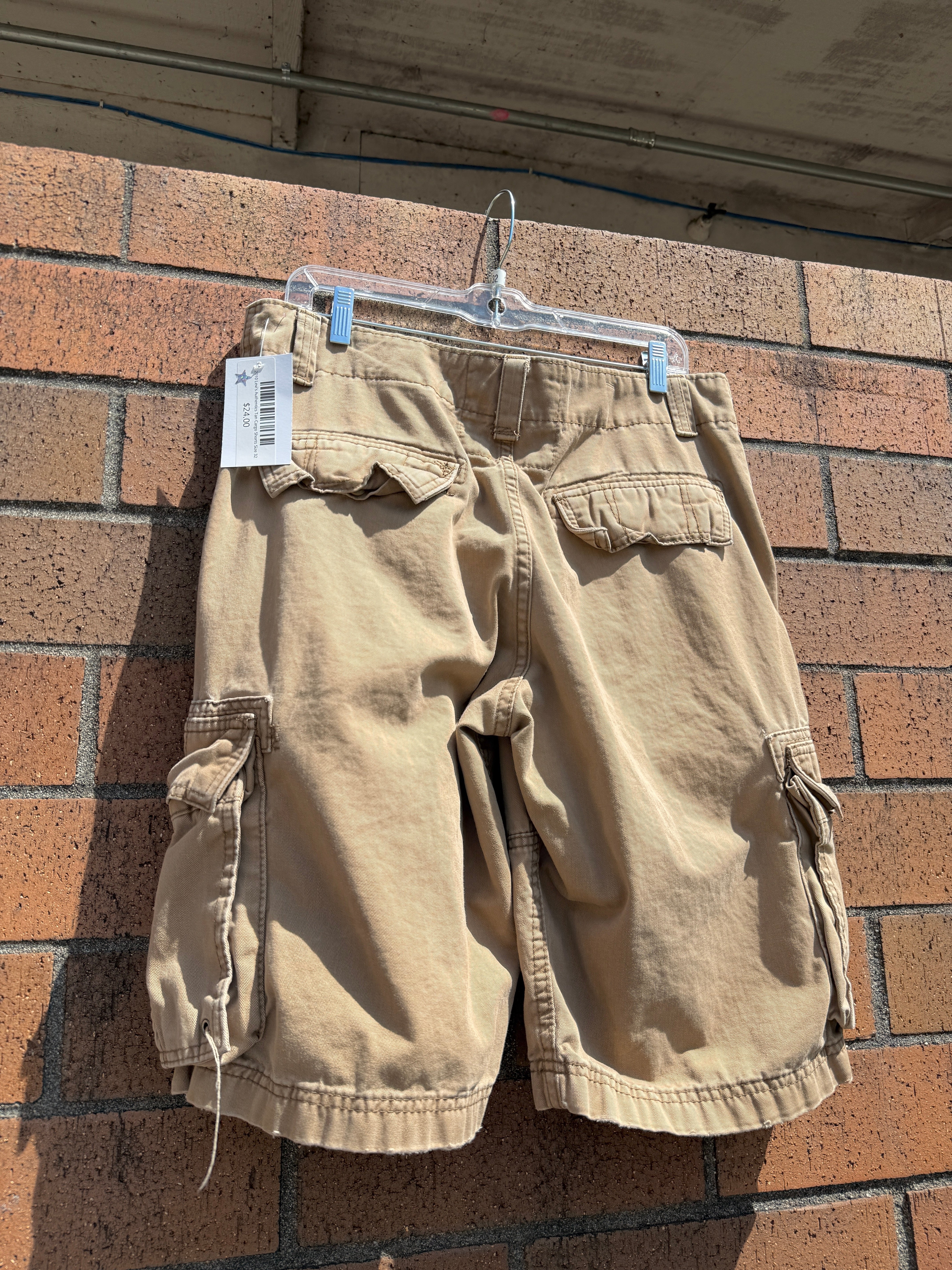 2010 Levi's Authentics Tan Cargo Shorts Size 32