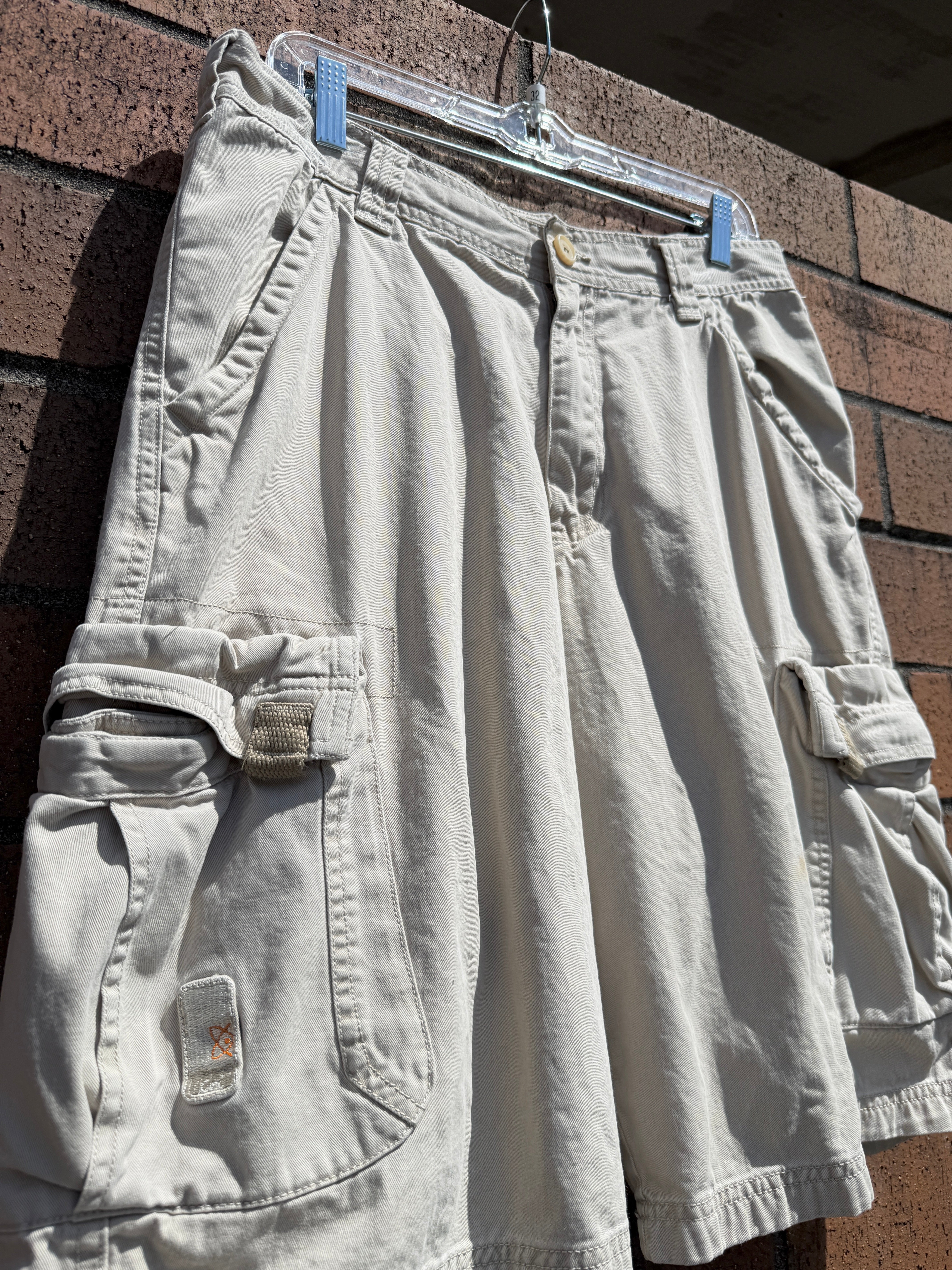 Y2K Canyon River Blues Beige Cargo Shorts Size 33