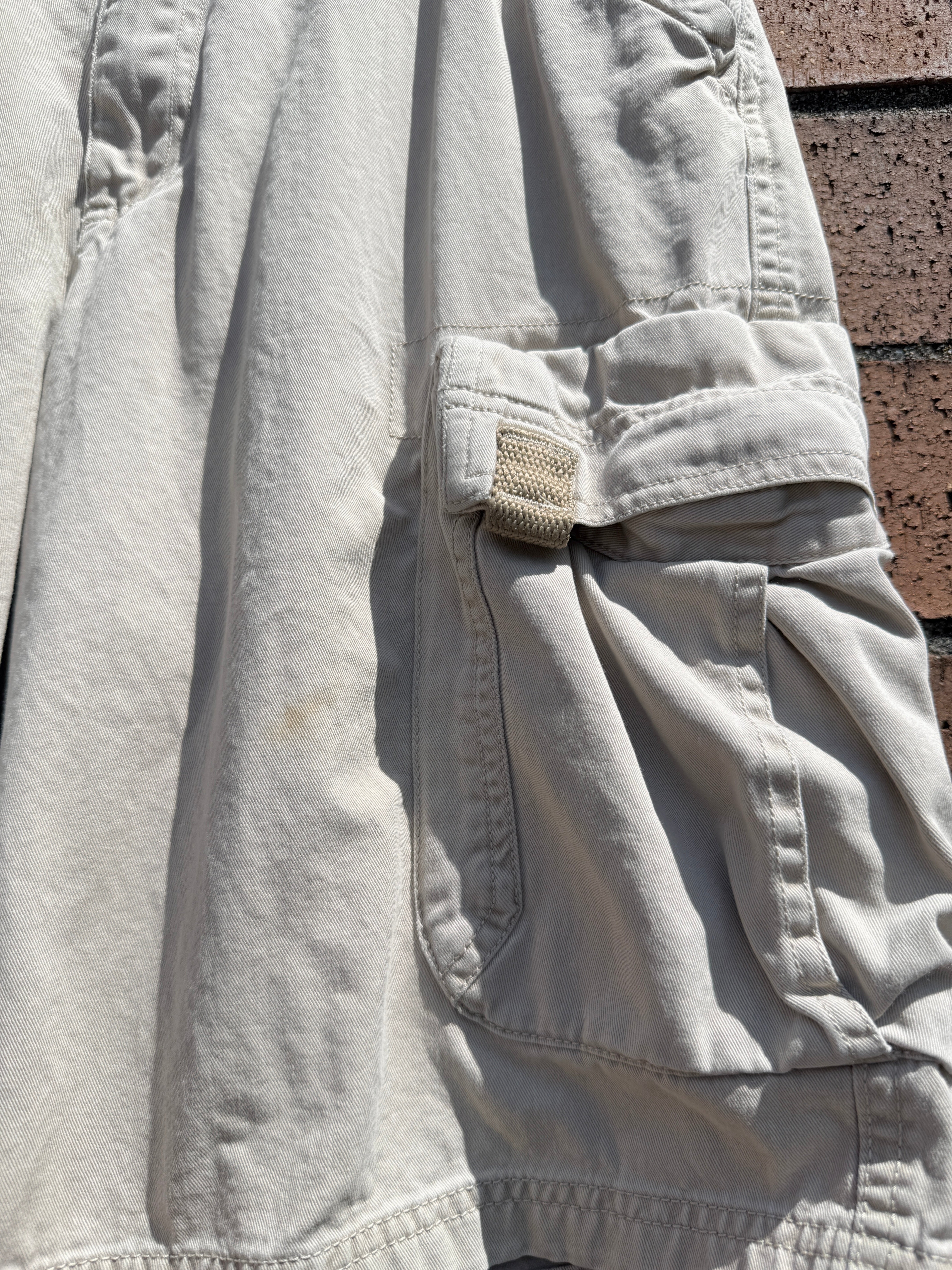 Y2K Canyon River Blues Beige Cargo Shorts Size 33