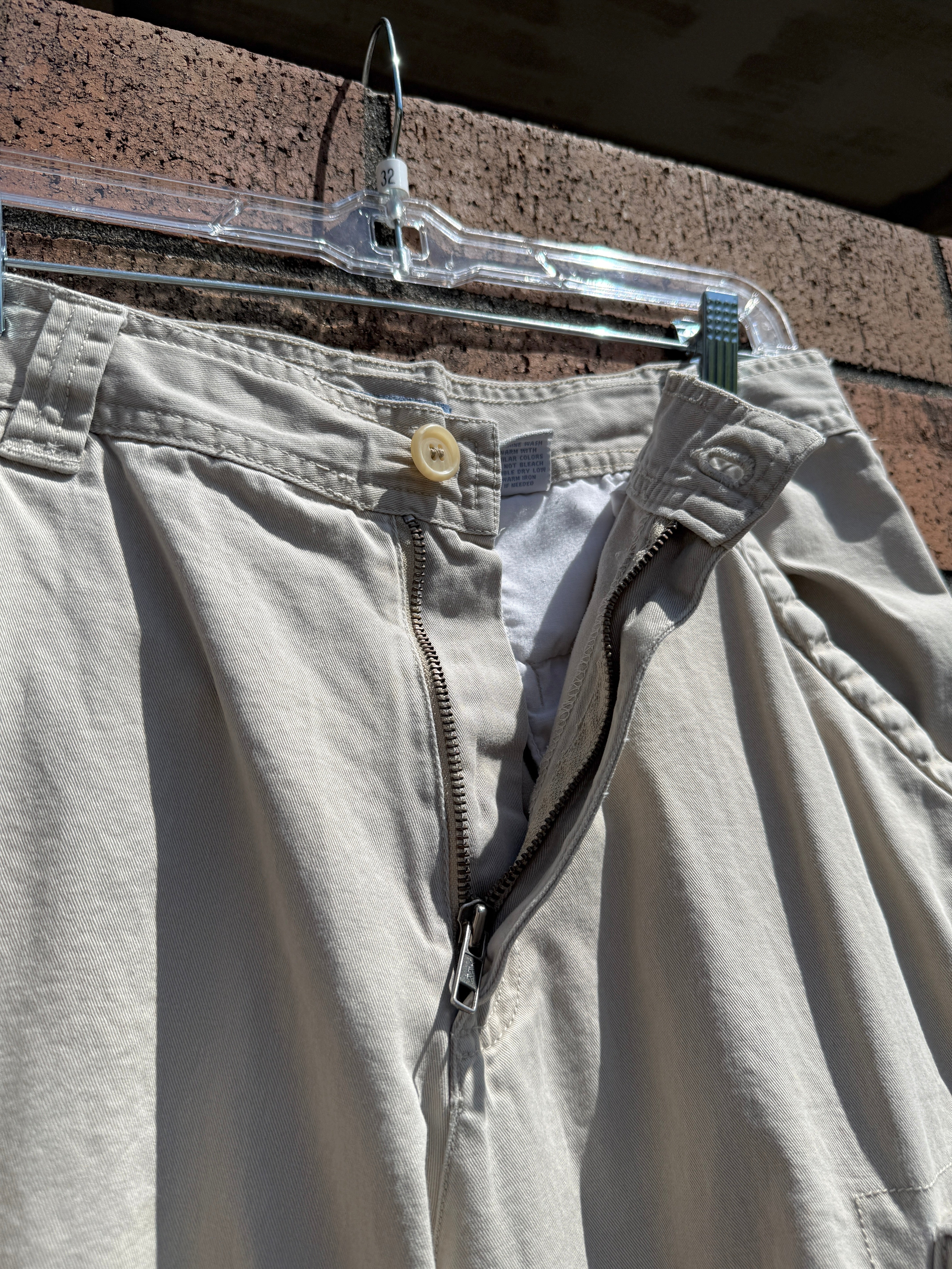Y2K Canyon River Blues Beige Cargo Shorts Size 33