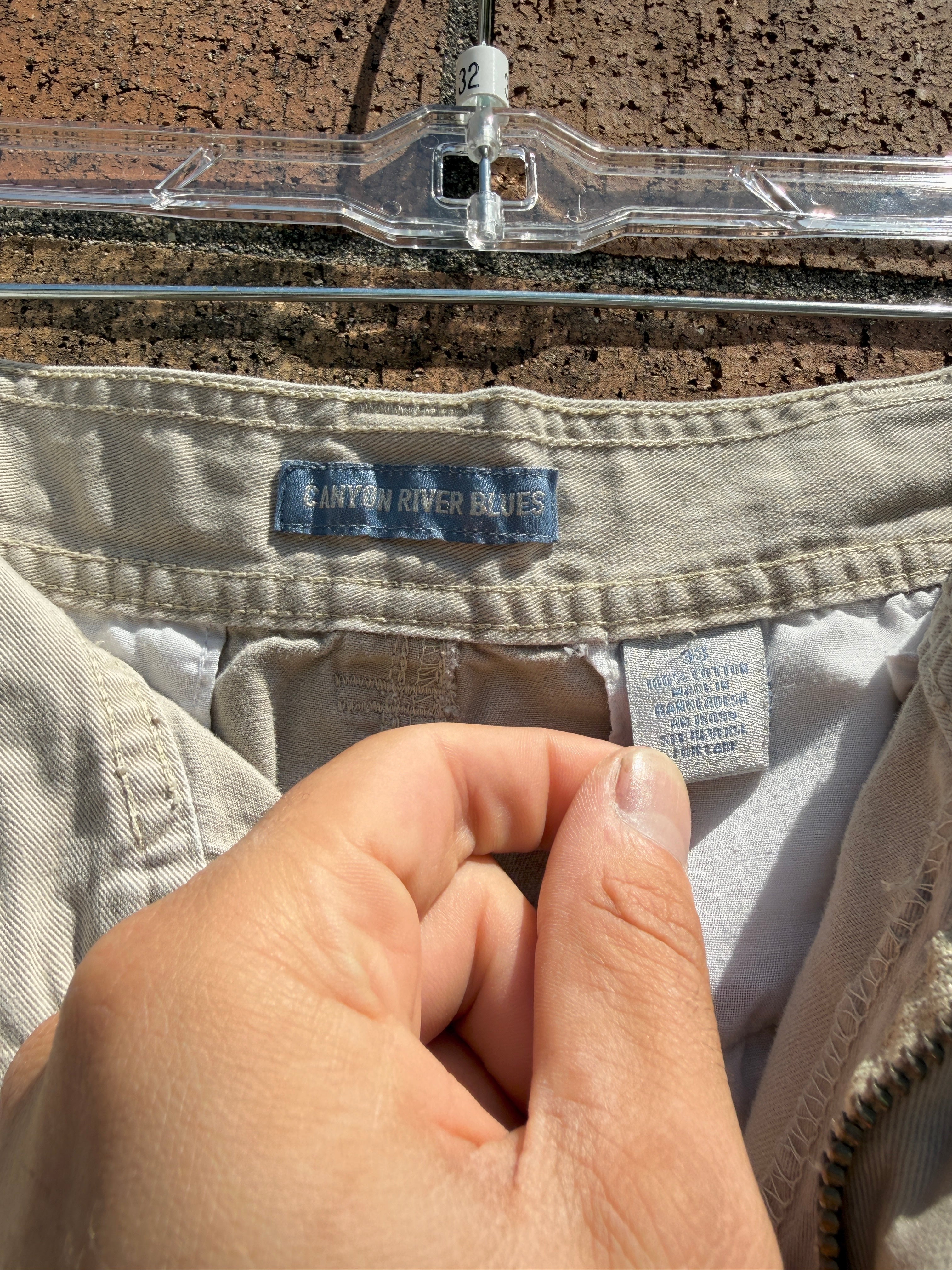 Y2K Canyon River Blues Beige Cargo Shorts Size 33