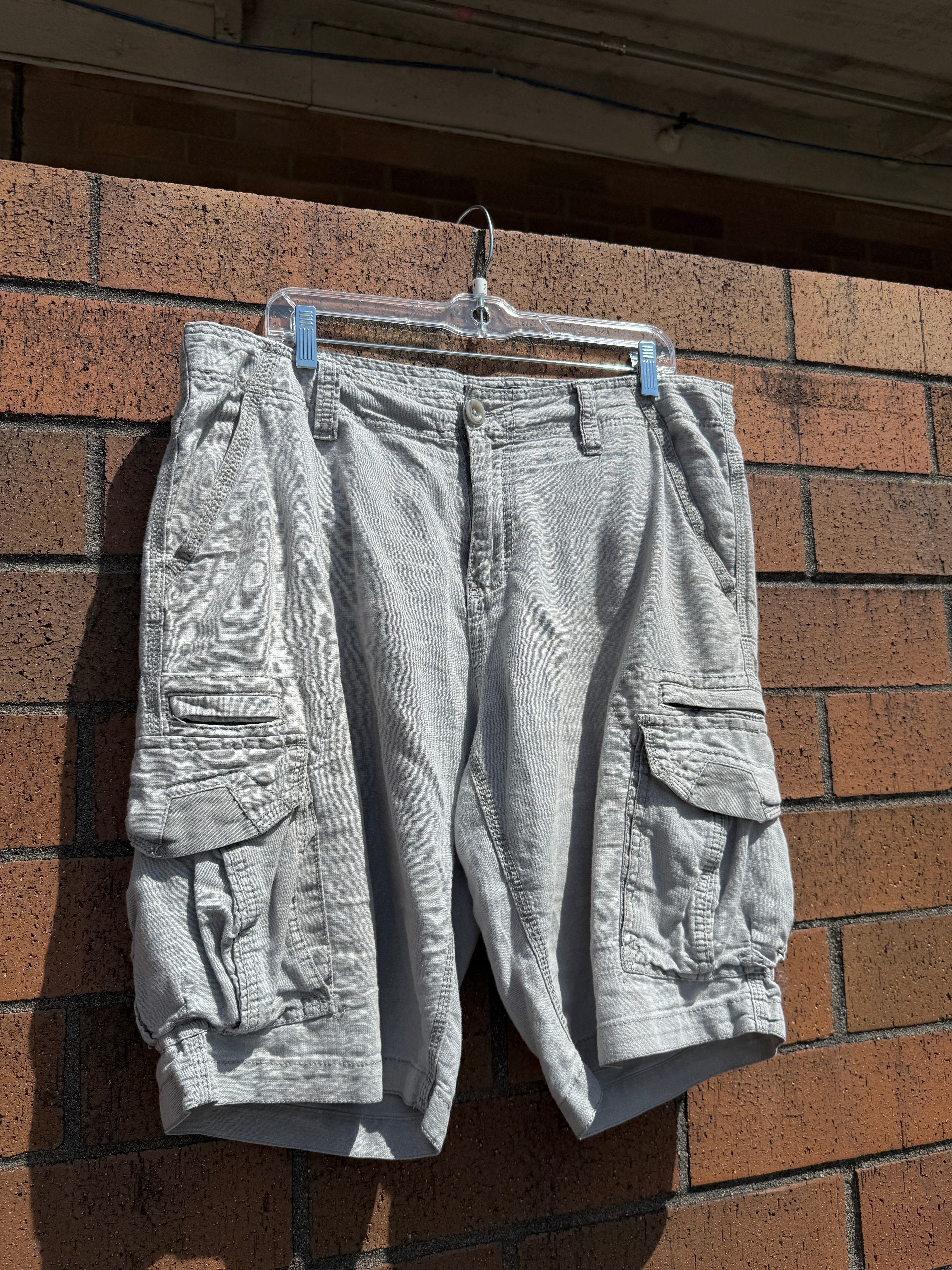 2010 Union Seattle Grey Cargo Shorts Size 34