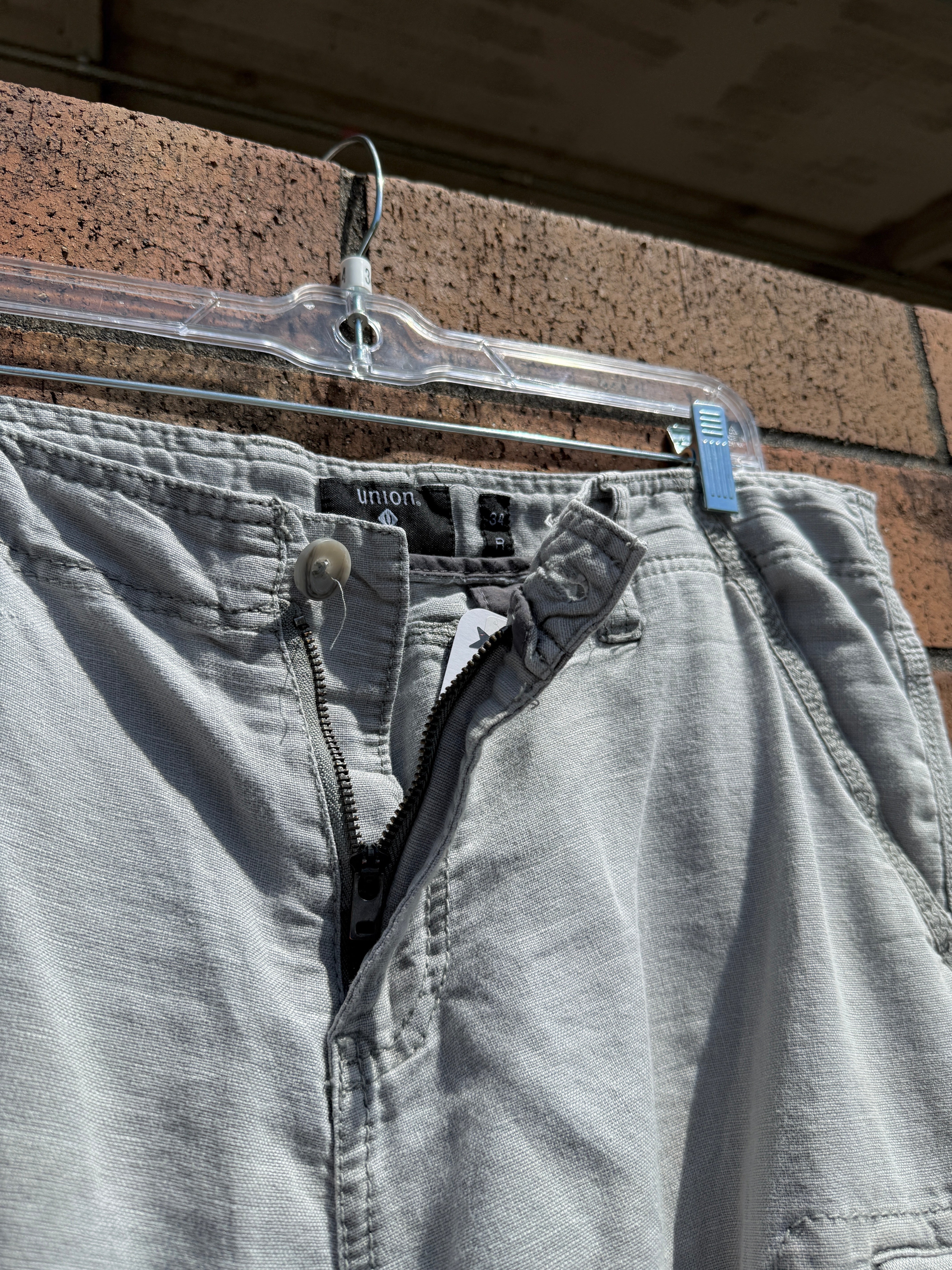 2010 Union Seattle Grey Cargo Shorts Size 34