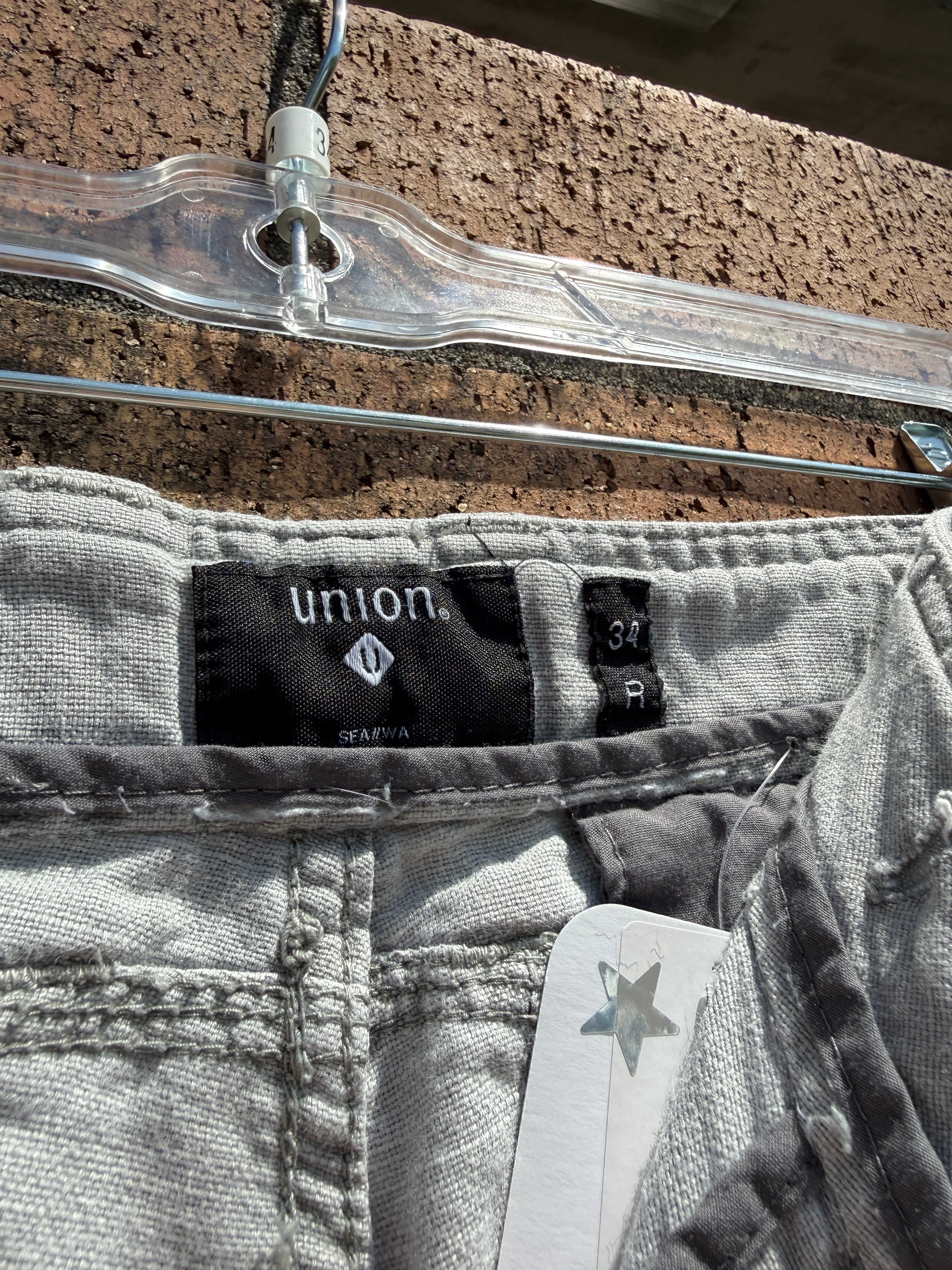 2010 Union Seattle Grey Cargo Shorts Size 34