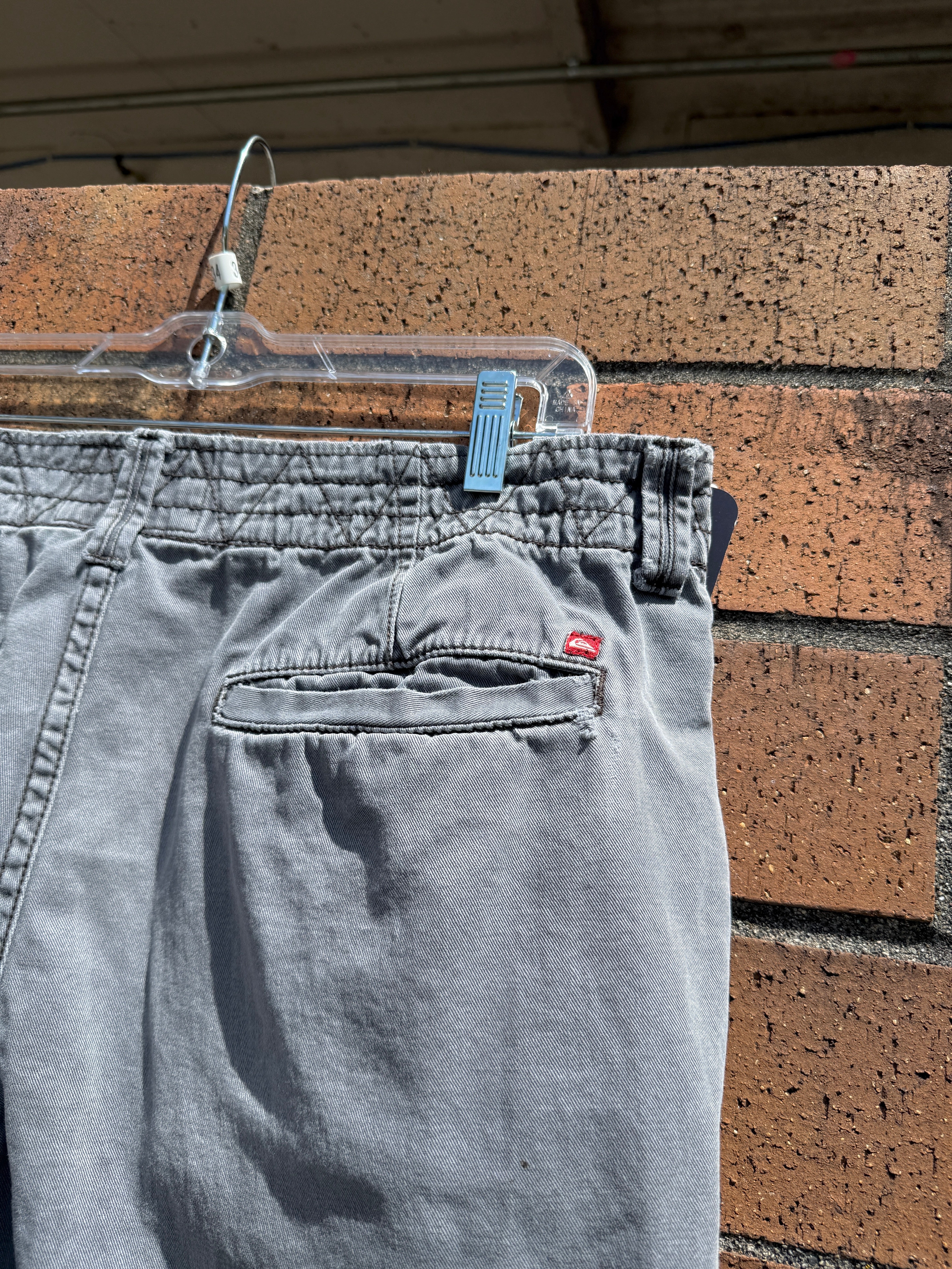 Y2K Quiksilver Dark Grey Skate Shorts Size 34