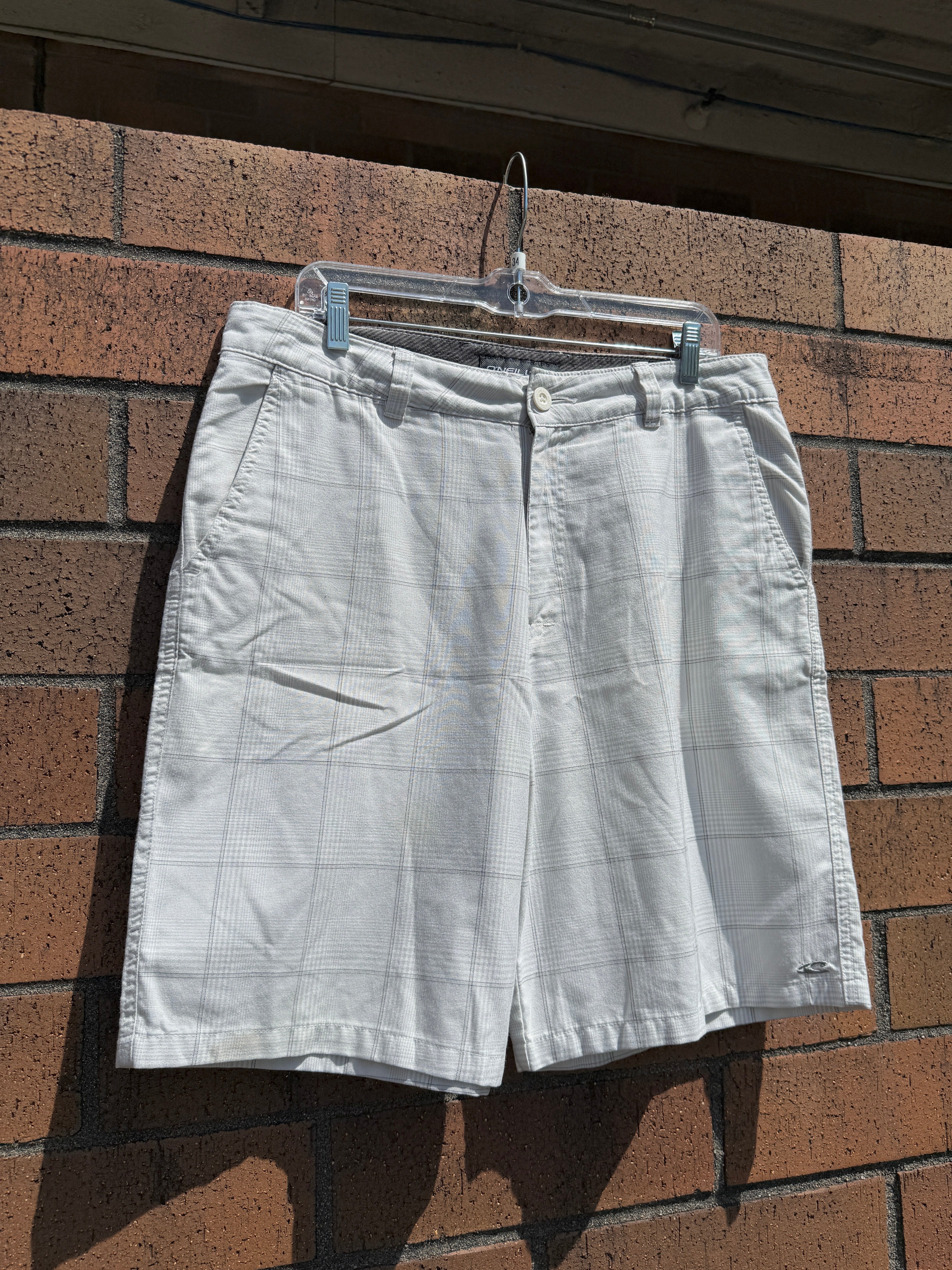2010s O'Neill White Plaid Skate Shorts Size 34