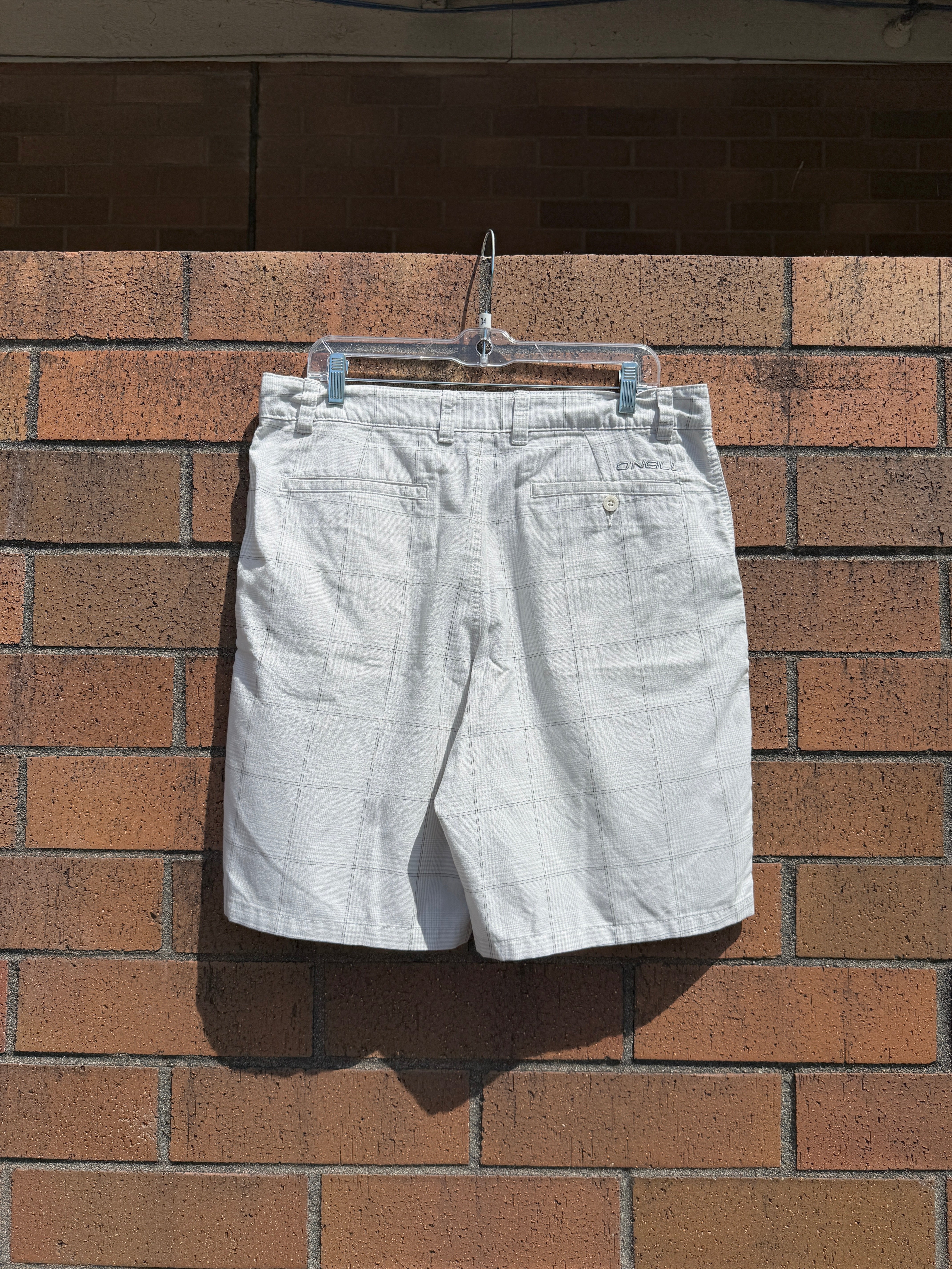 2010s O'Neill White Plaid Skate Shorts Size 34