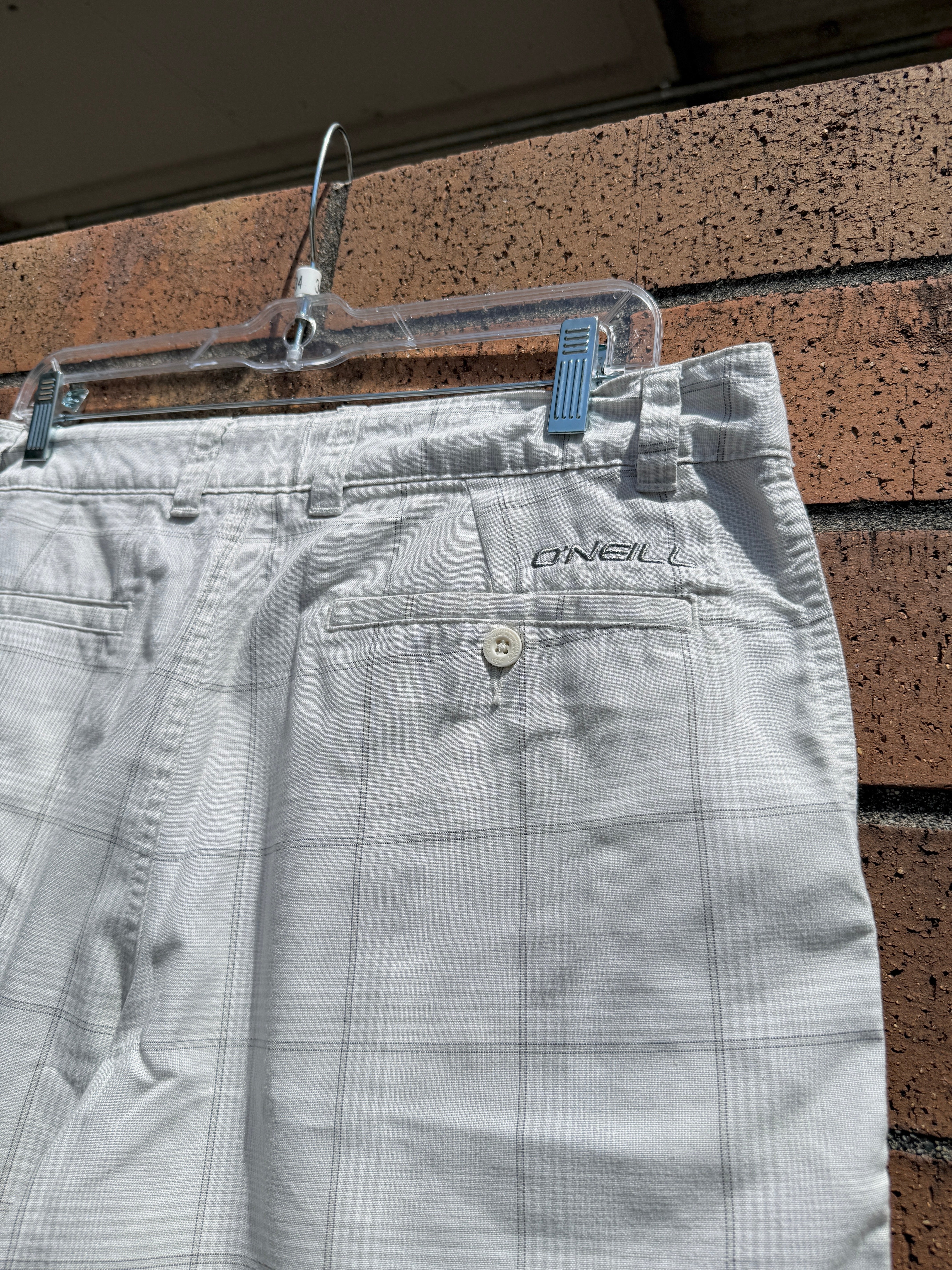 2010s O'Neill White Plaid Skate Shorts Size 34