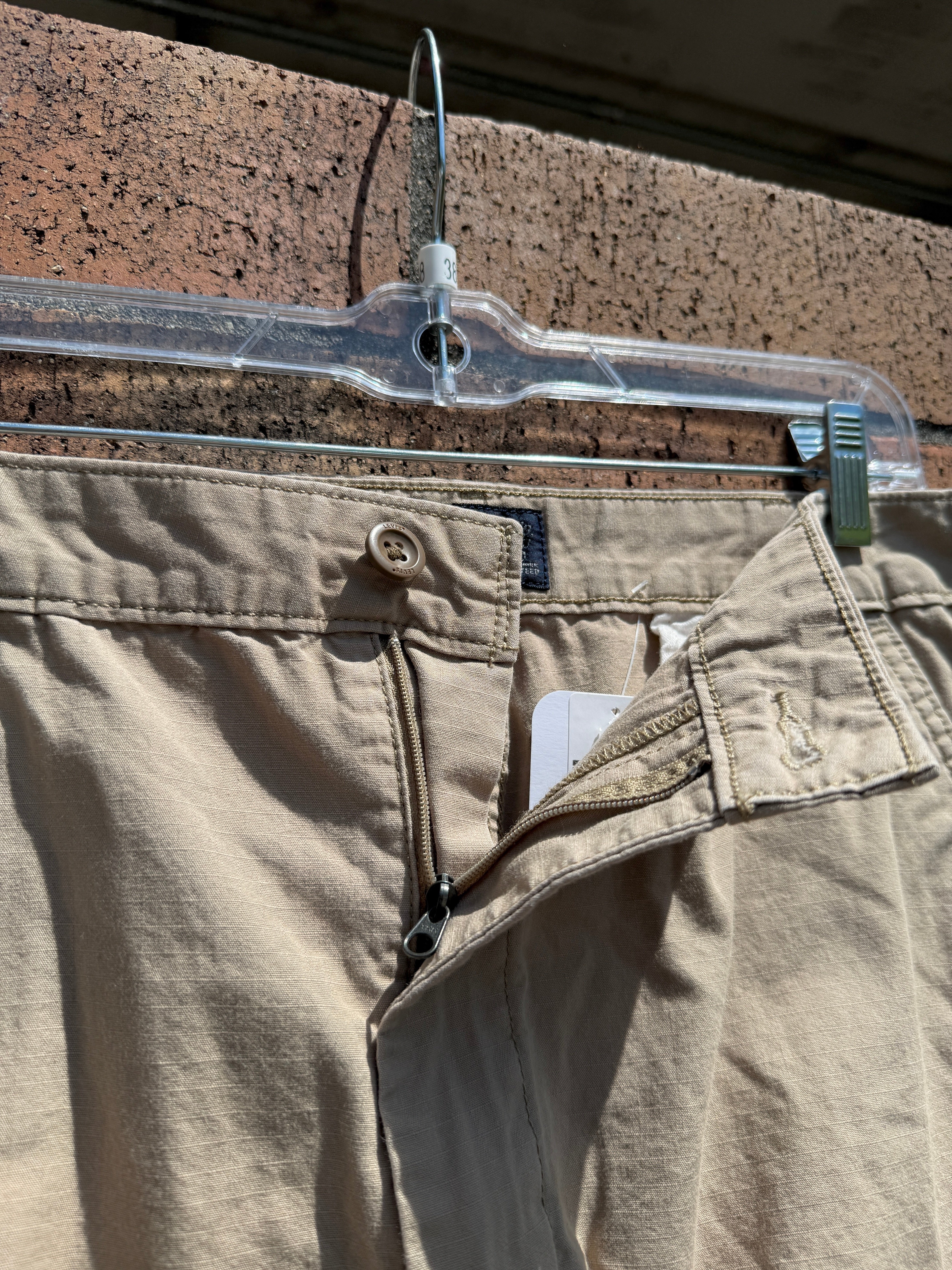 2010s Levi Strauss & Co Tan Cargo Shorts Size 38