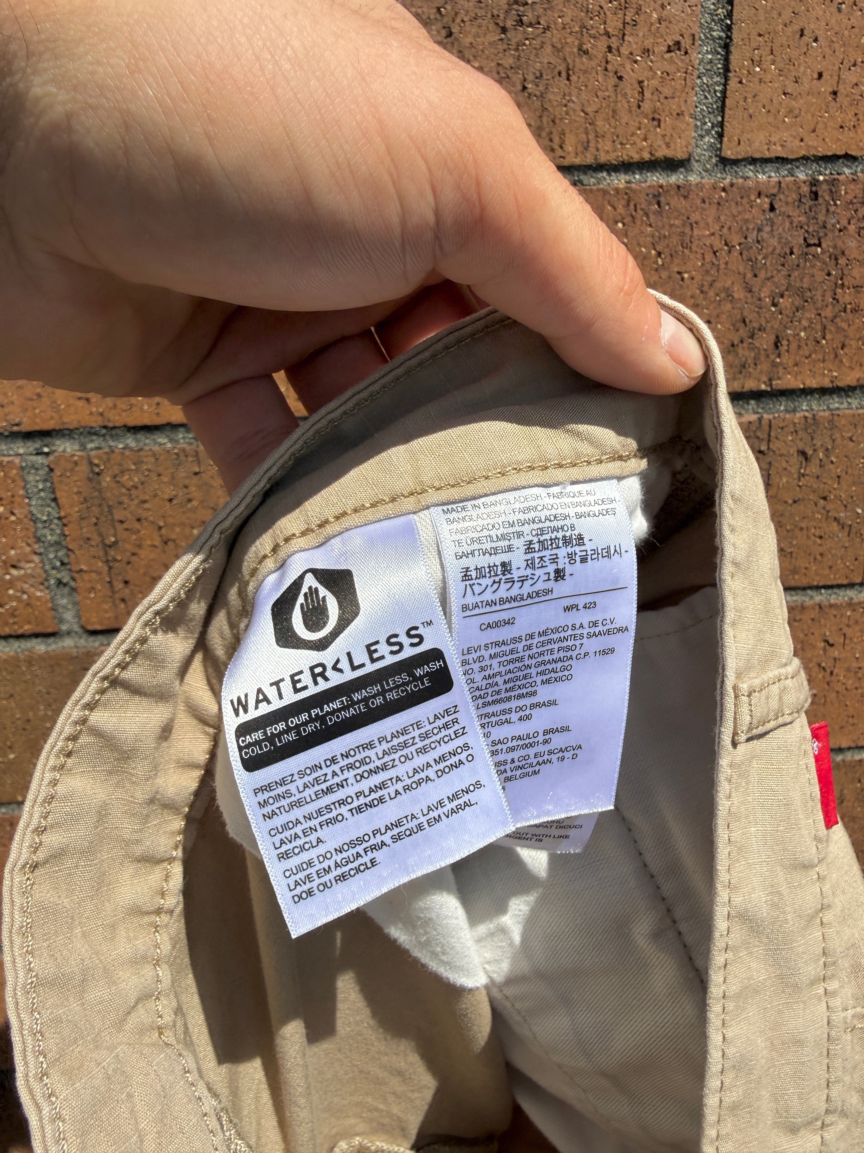 2010s Levi Strauss & Co Tan Cargo Shorts Size 38