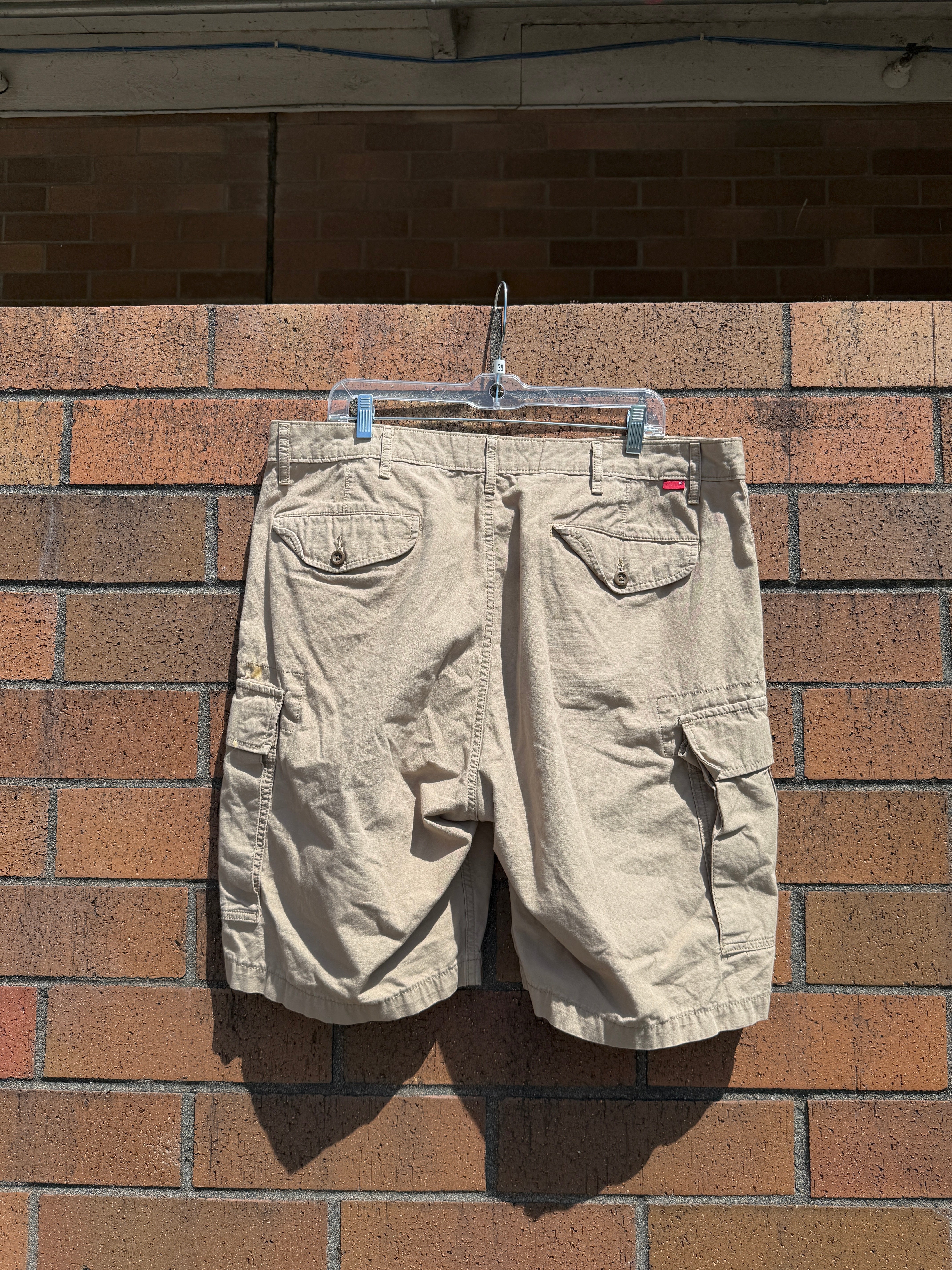 2010s Levi Strauss & Co Tan Cargo Shorts Size 38