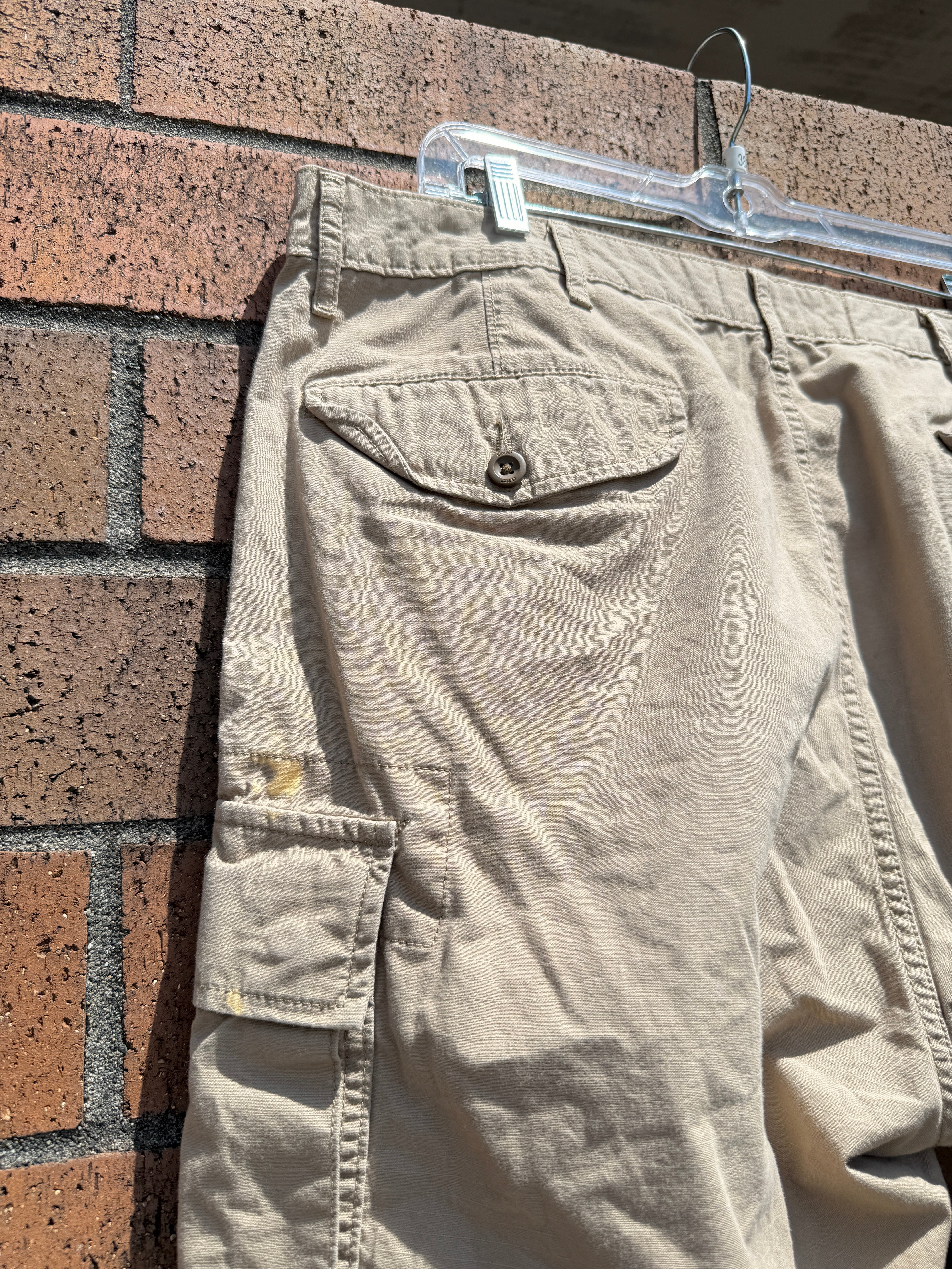 2010s Levi Strauss & Co Tan Cargo Shorts Size 38