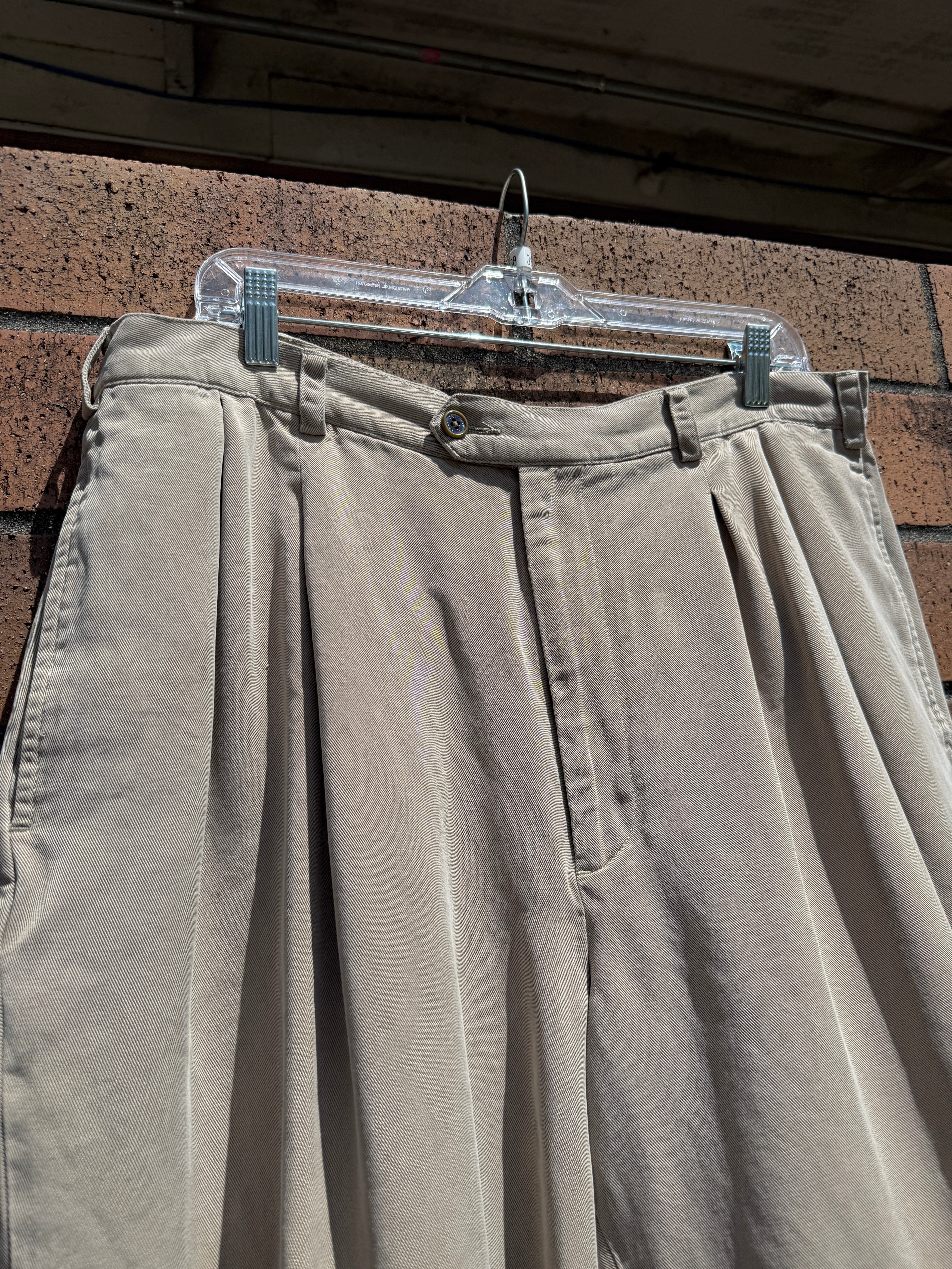 90s Callaway by Nordstrom Beige Baggy Pleated Golf Shorts Size 38