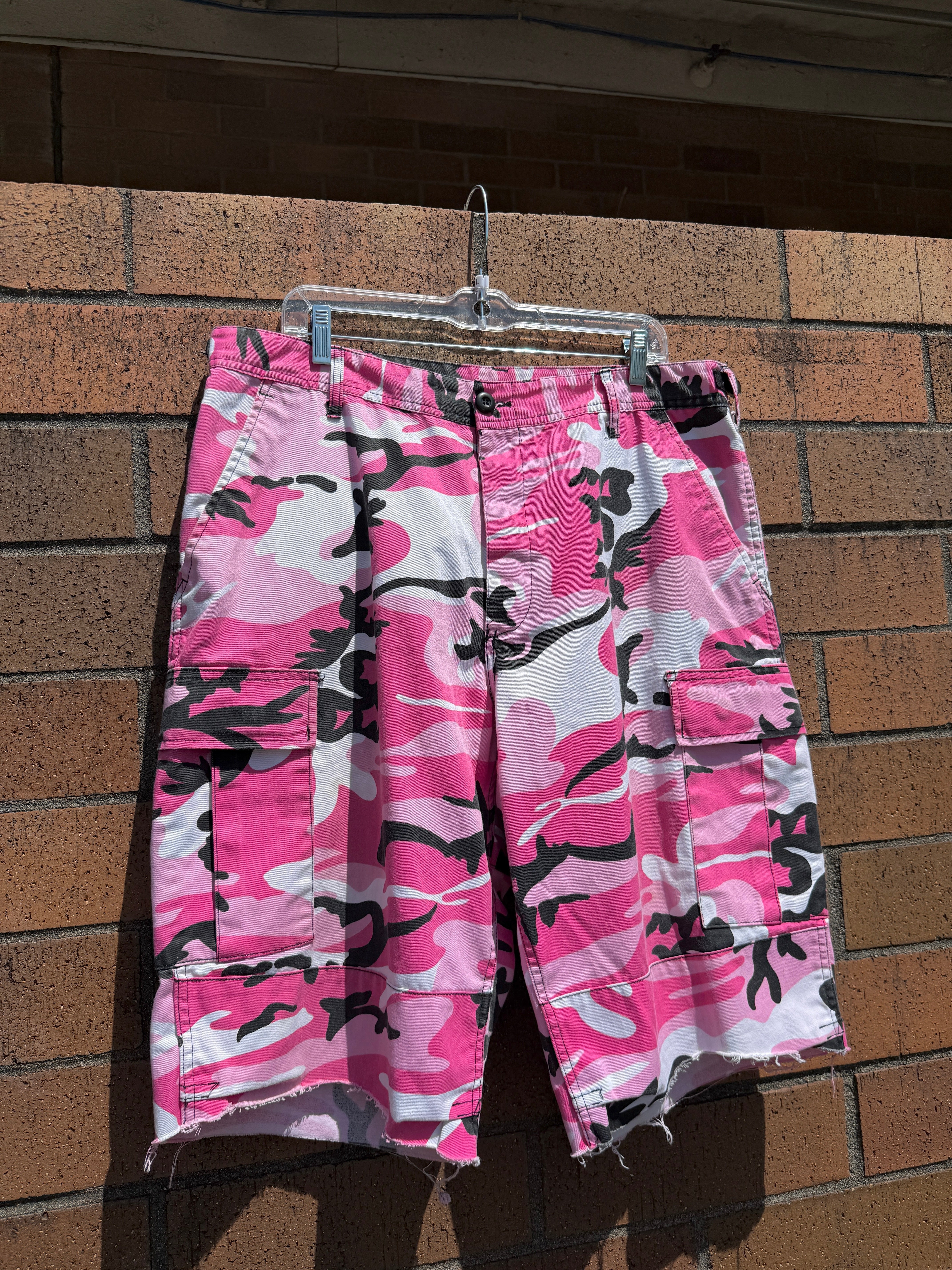 Rothco Pink Camo Cargo Shorts Size L