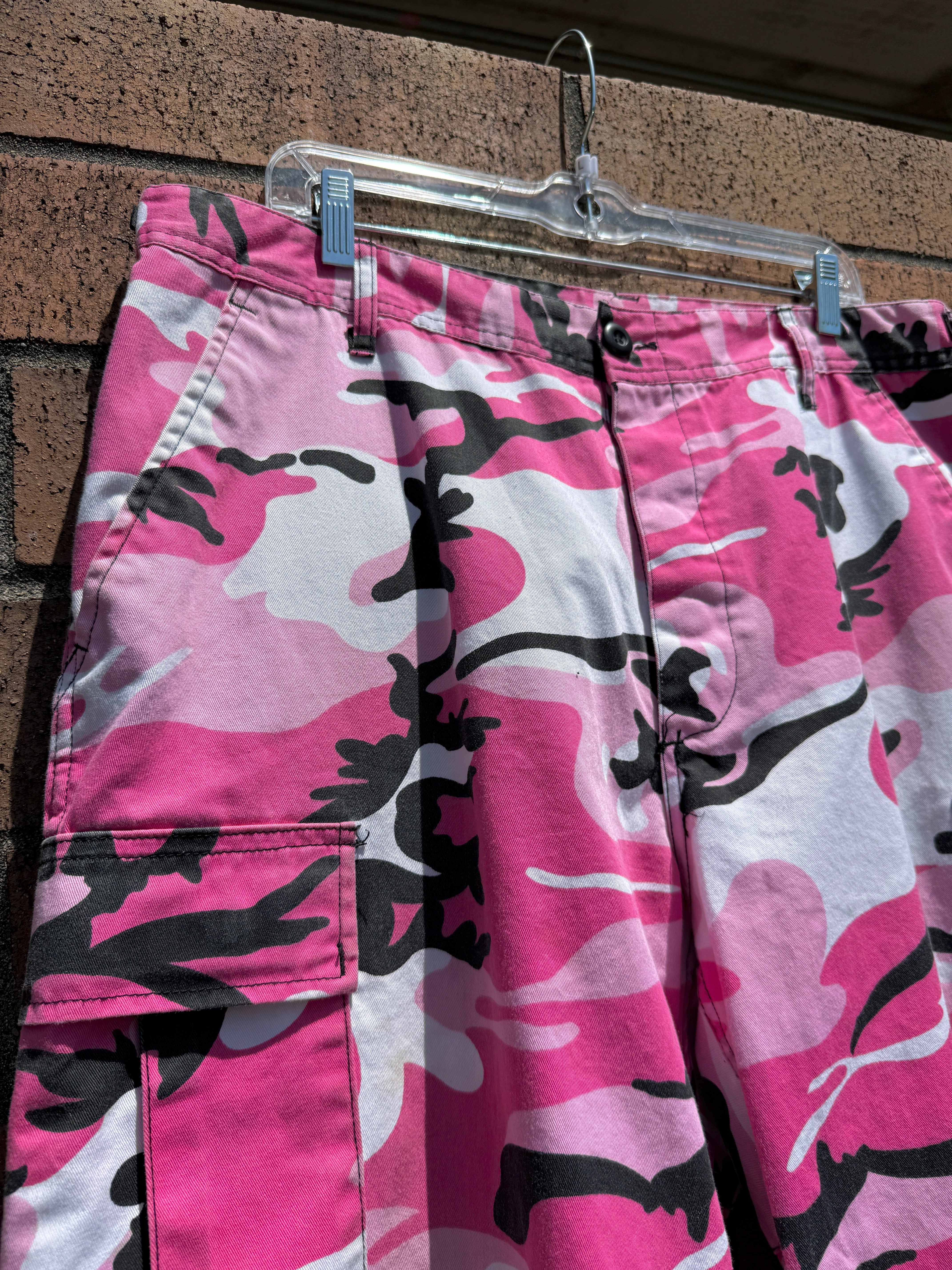 Rothco Pink Camo Cargo Shorts Size L