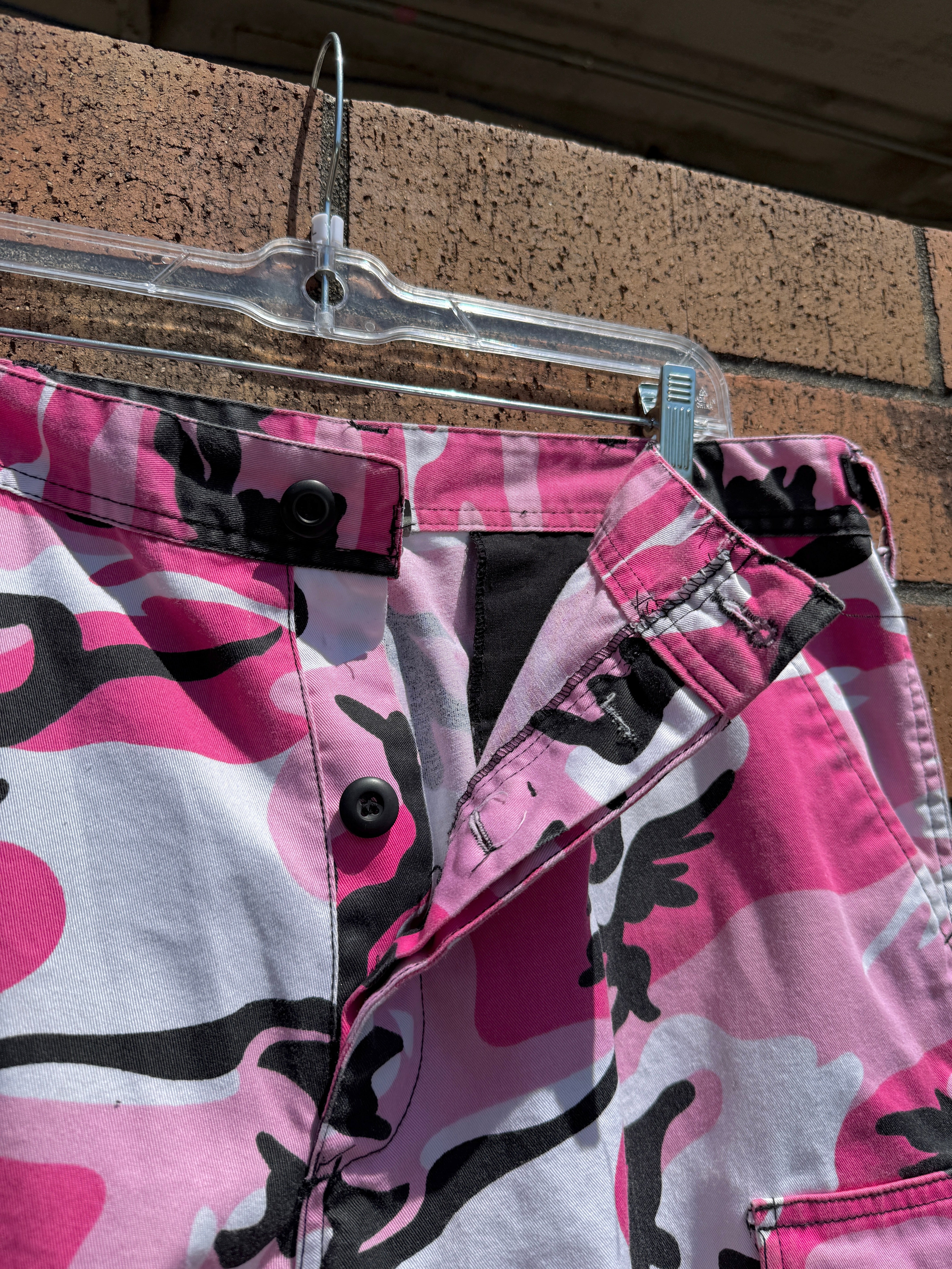 Rothco Pink Camo Cargo Shorts Size L