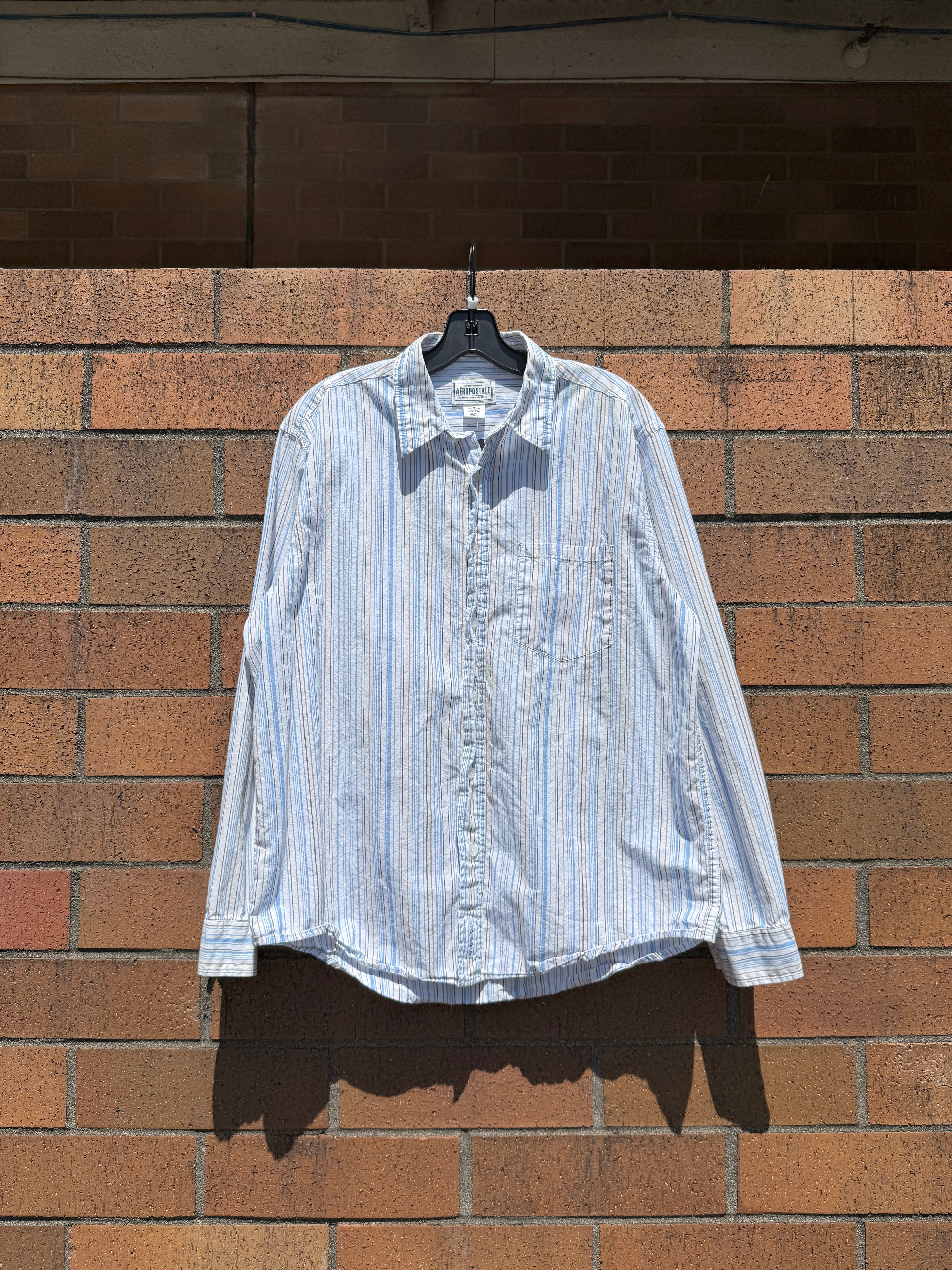 2010s Aeropostale Vertical Stripe Summer Button Up Shirt Size M