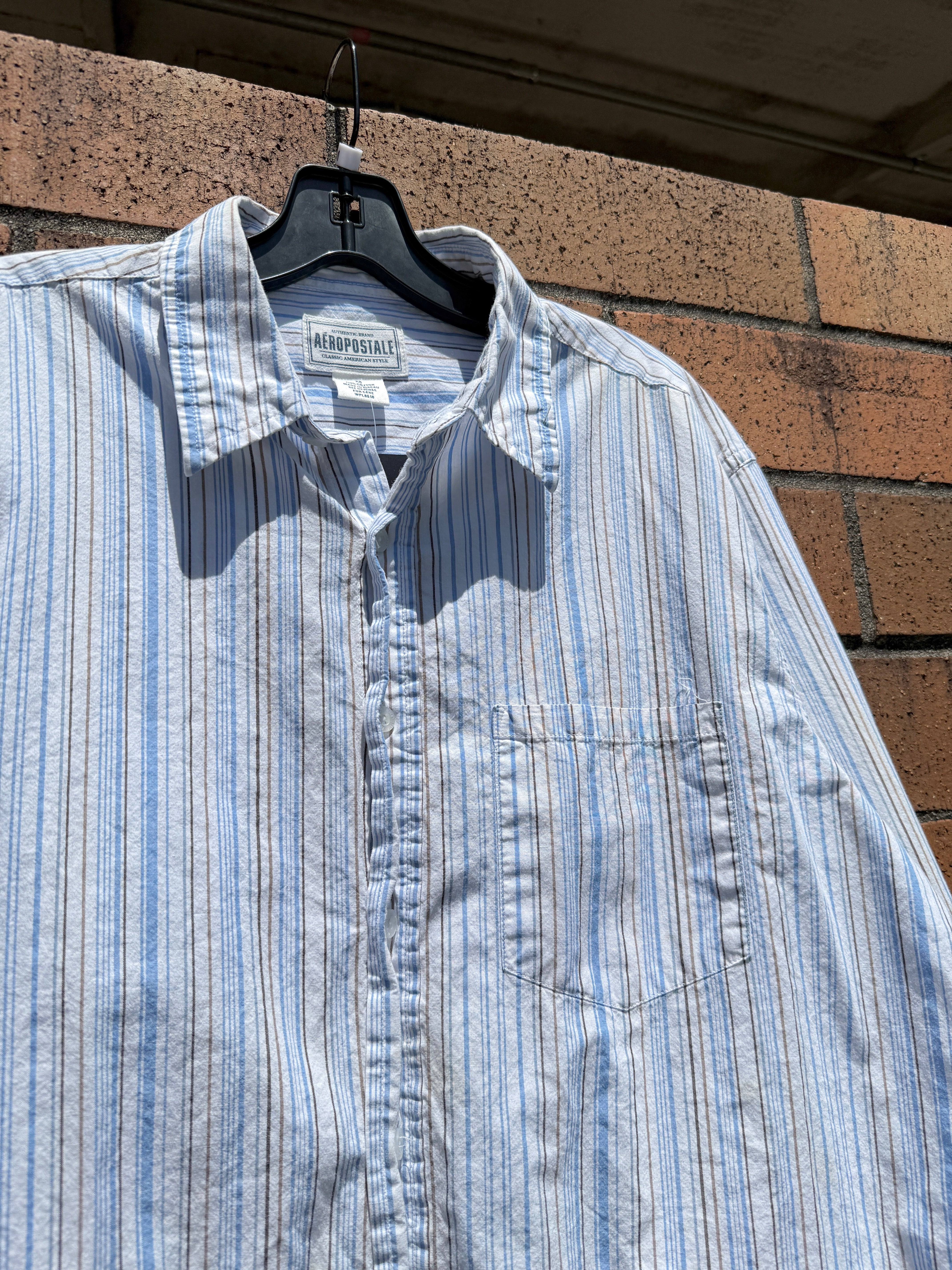 2010s Aeropostale Vertical Stripe Summer Button Up Shirt Size M