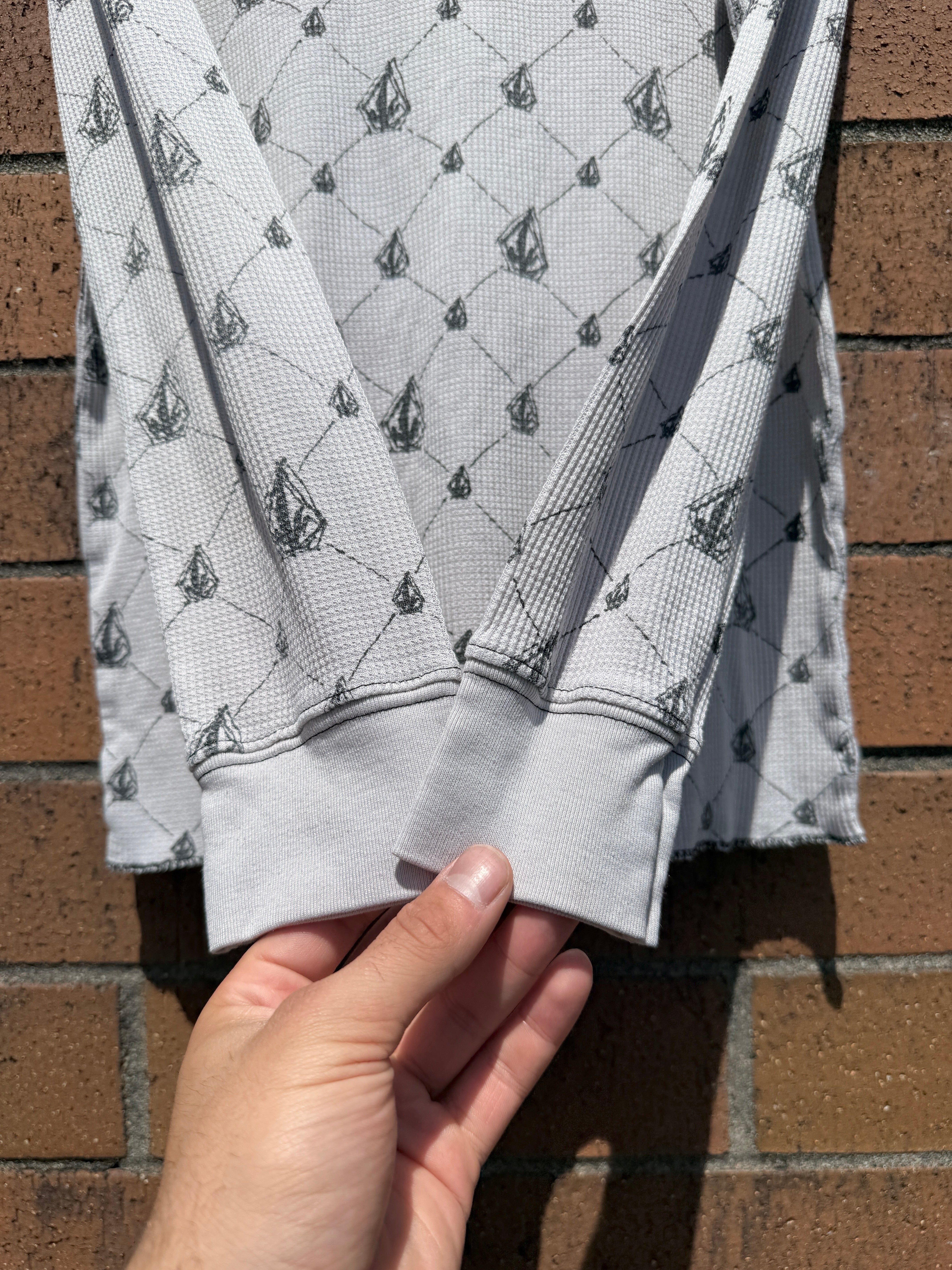 Y2K Volcom All Over Print Stone Thermal Size L