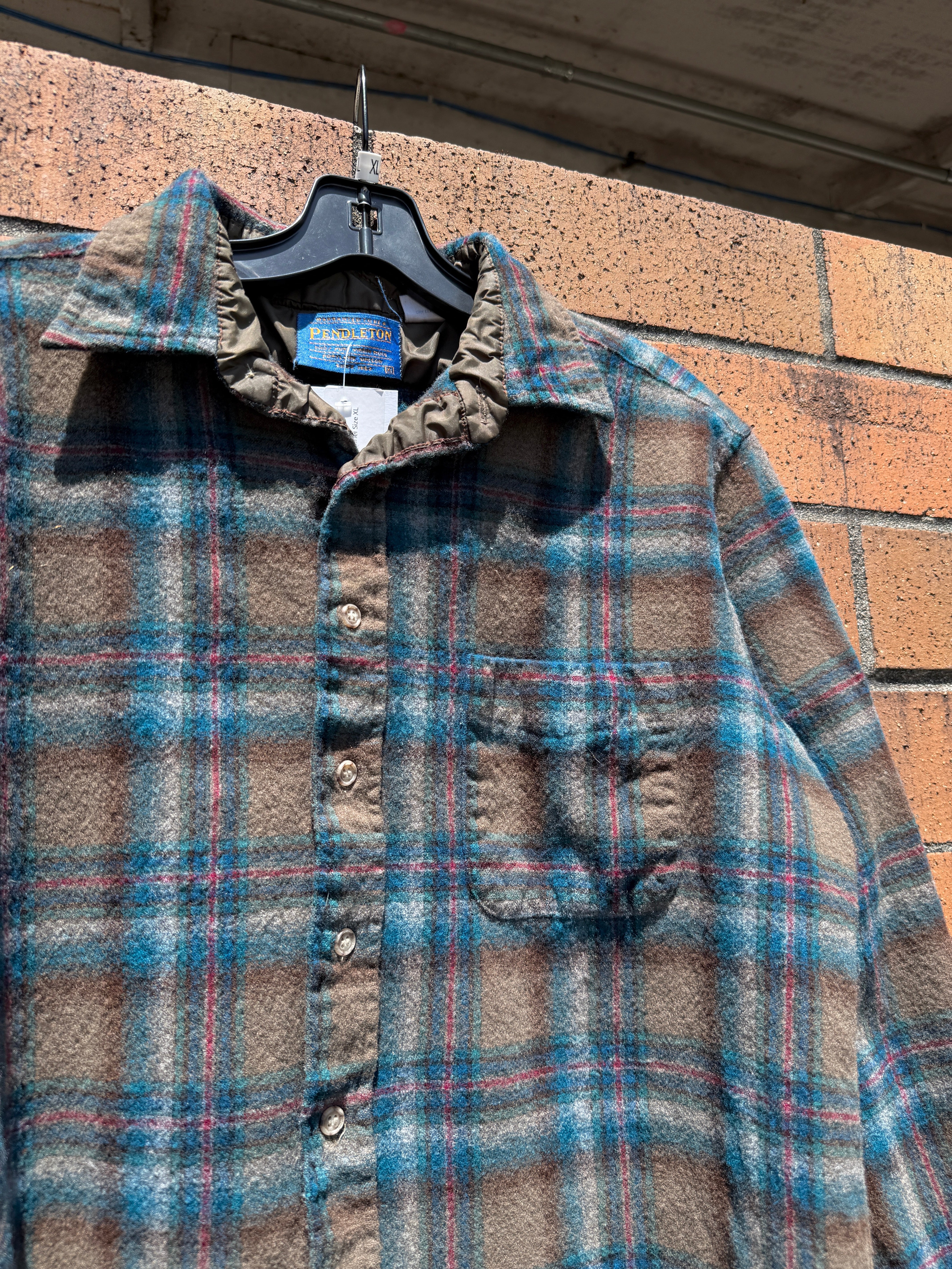 90s Pendleton Brown Plaid Wool Flannel Size XL