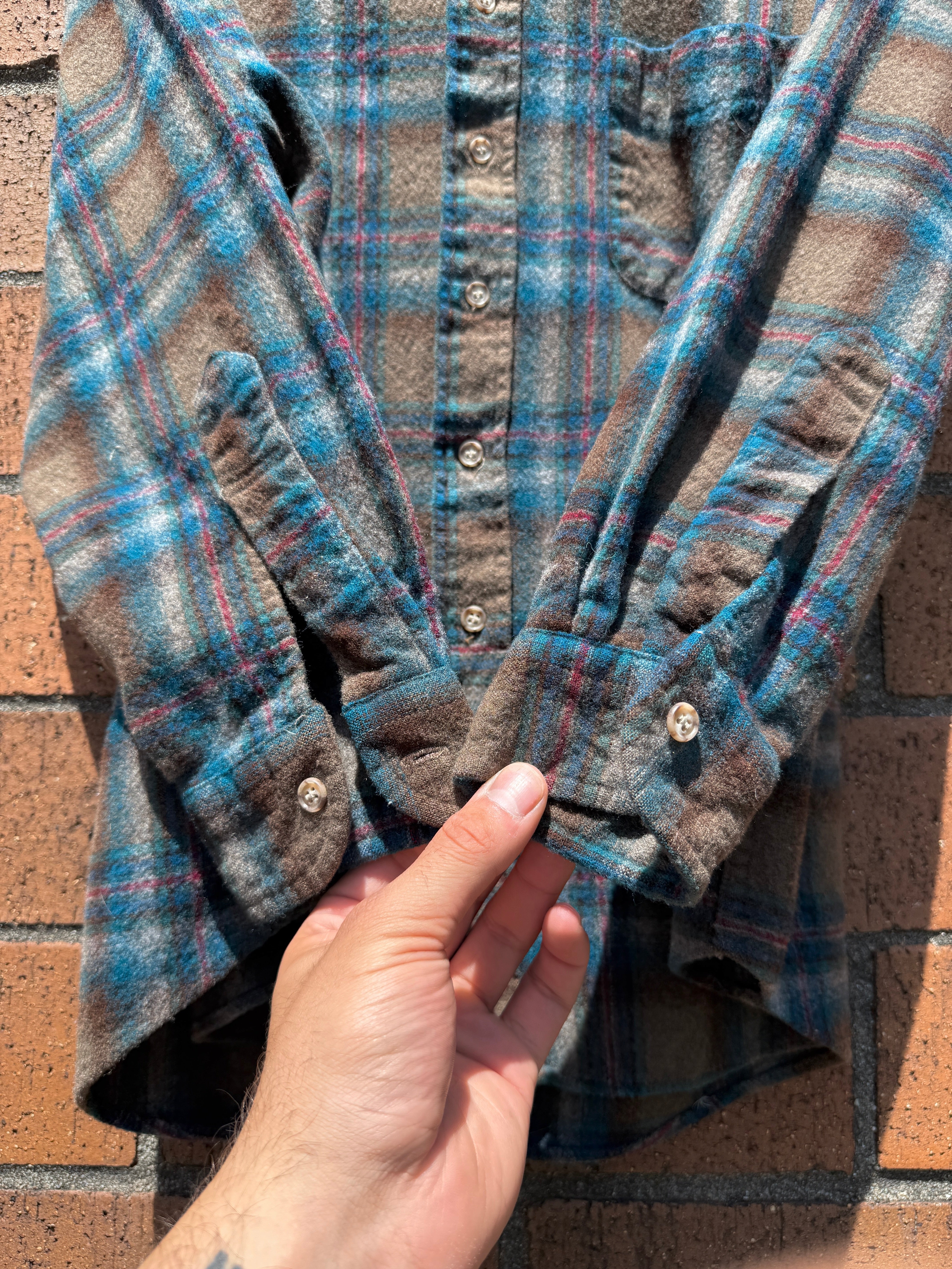 90s Pendleton Brown Plaid Wool Flannel Size XL