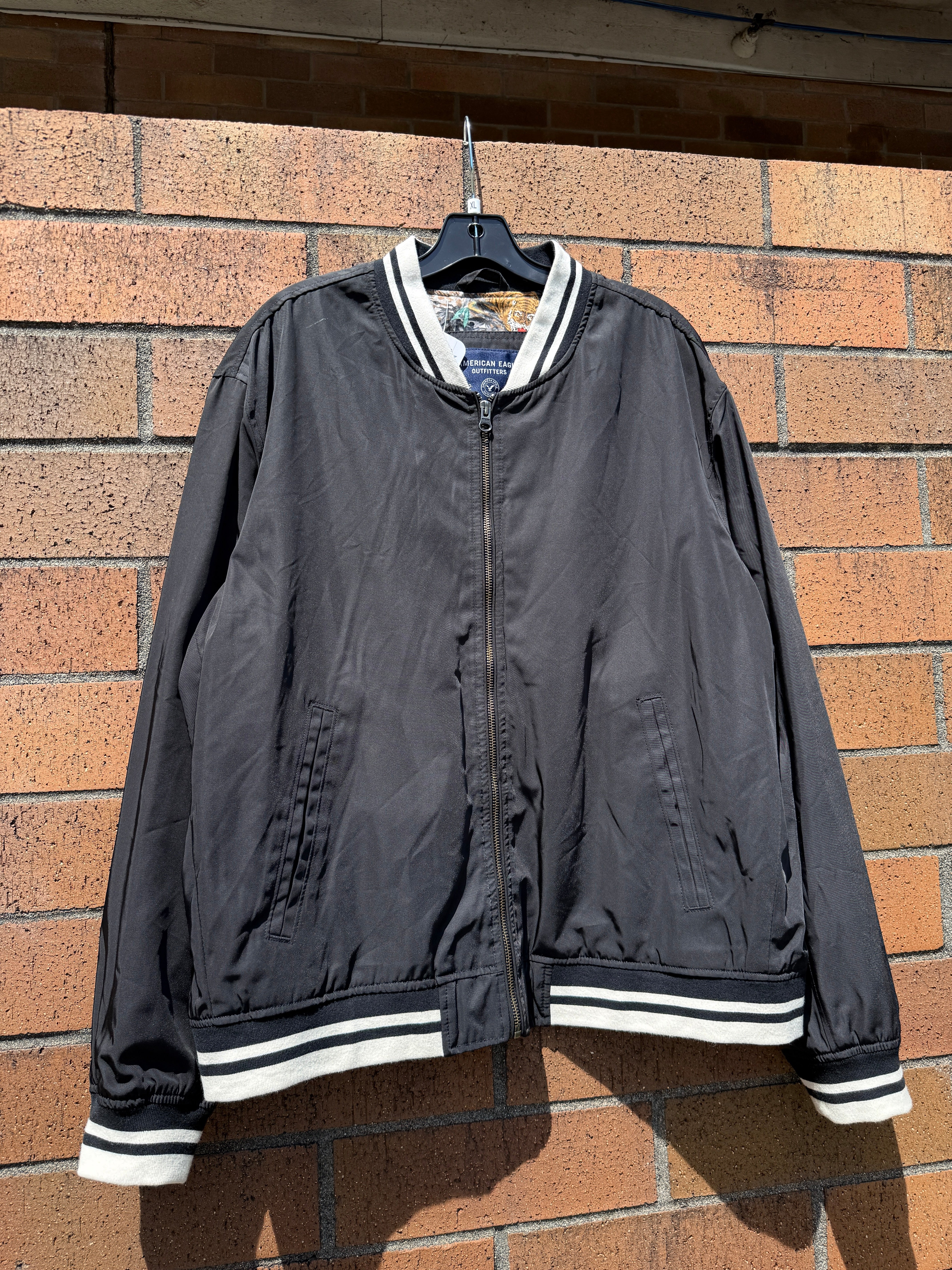 2016 American Eagle Tiger Lined Satin Bomber Jacket Size XL